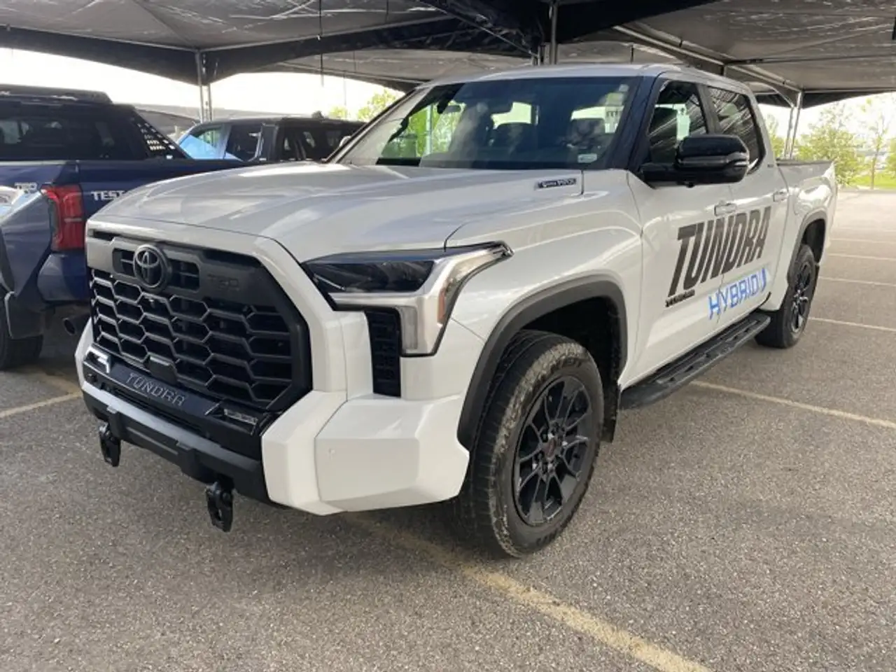 Toyota Tundra снимка Toyota Tundra