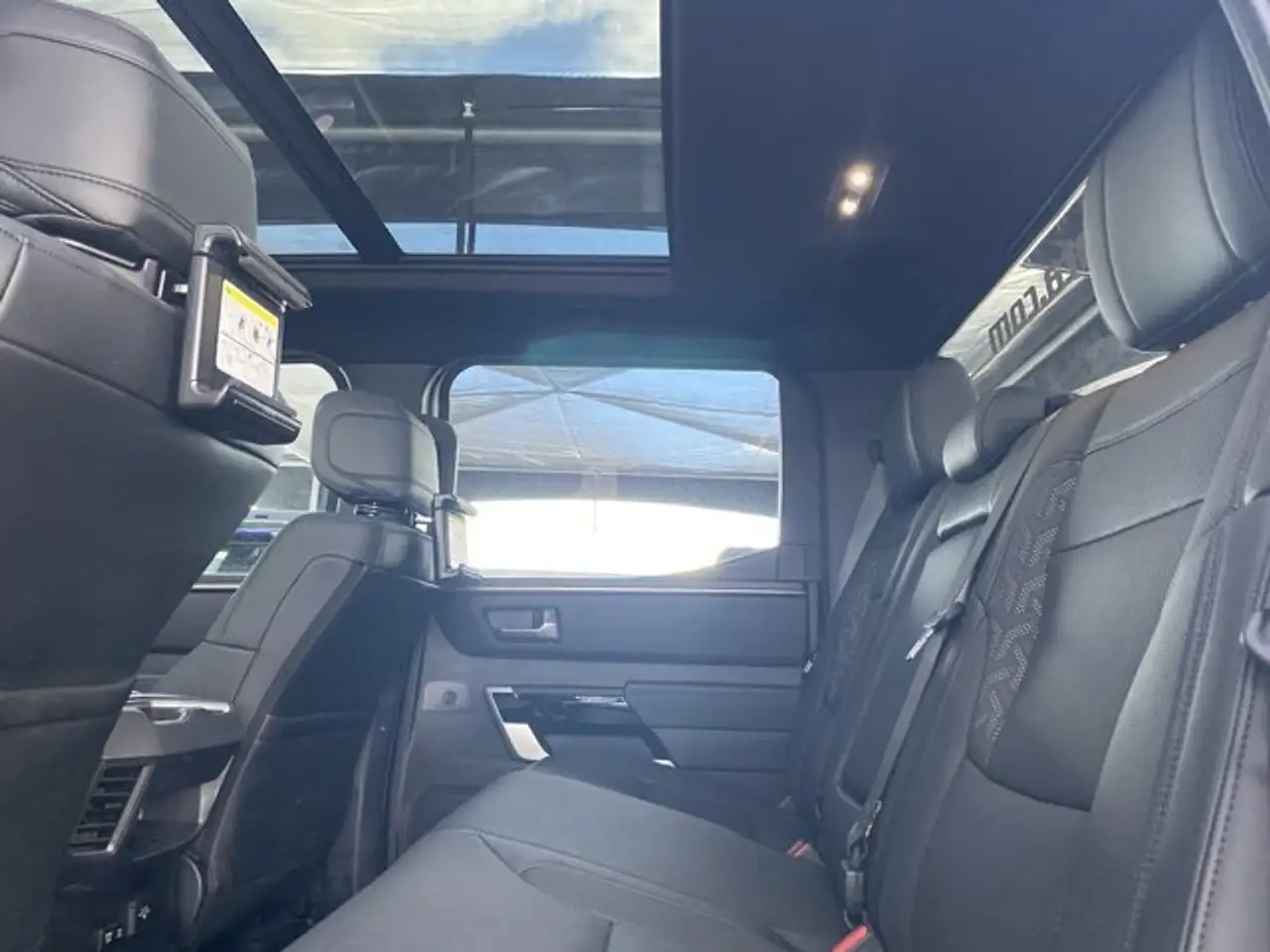 Toyota Tundra снимка Toyota Tundra