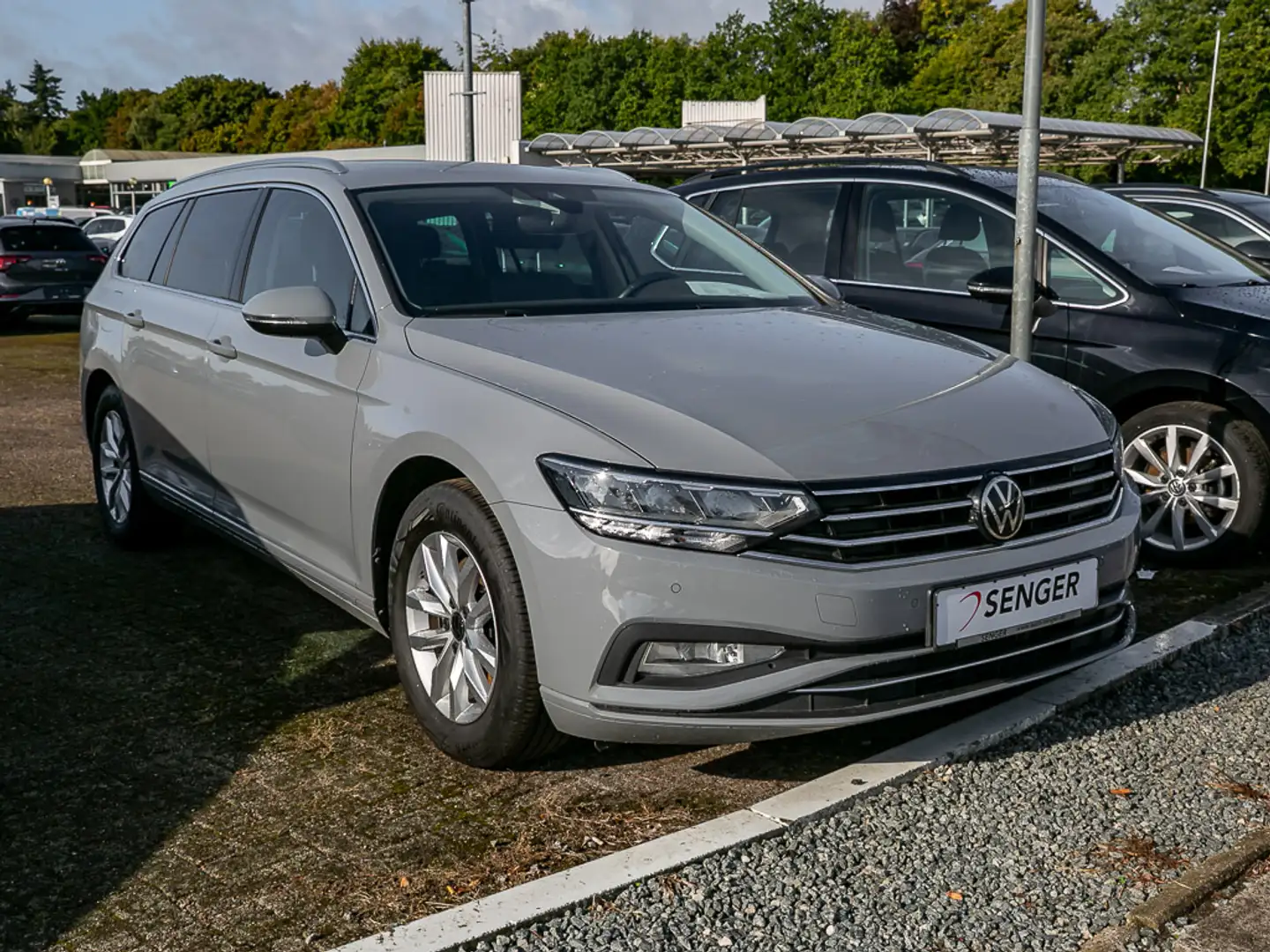 Volkswagen Passat Variant 2.0 TDI Business Navi Standhzg Gris - 2
