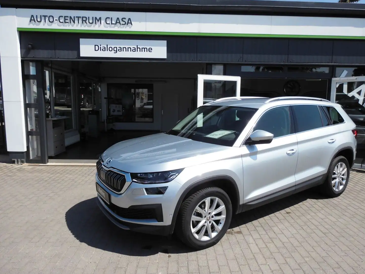 Skoda Kodiaq 1.5 TSI  DSG STYLE Matrix Navi RFK -30% Plateado - 1