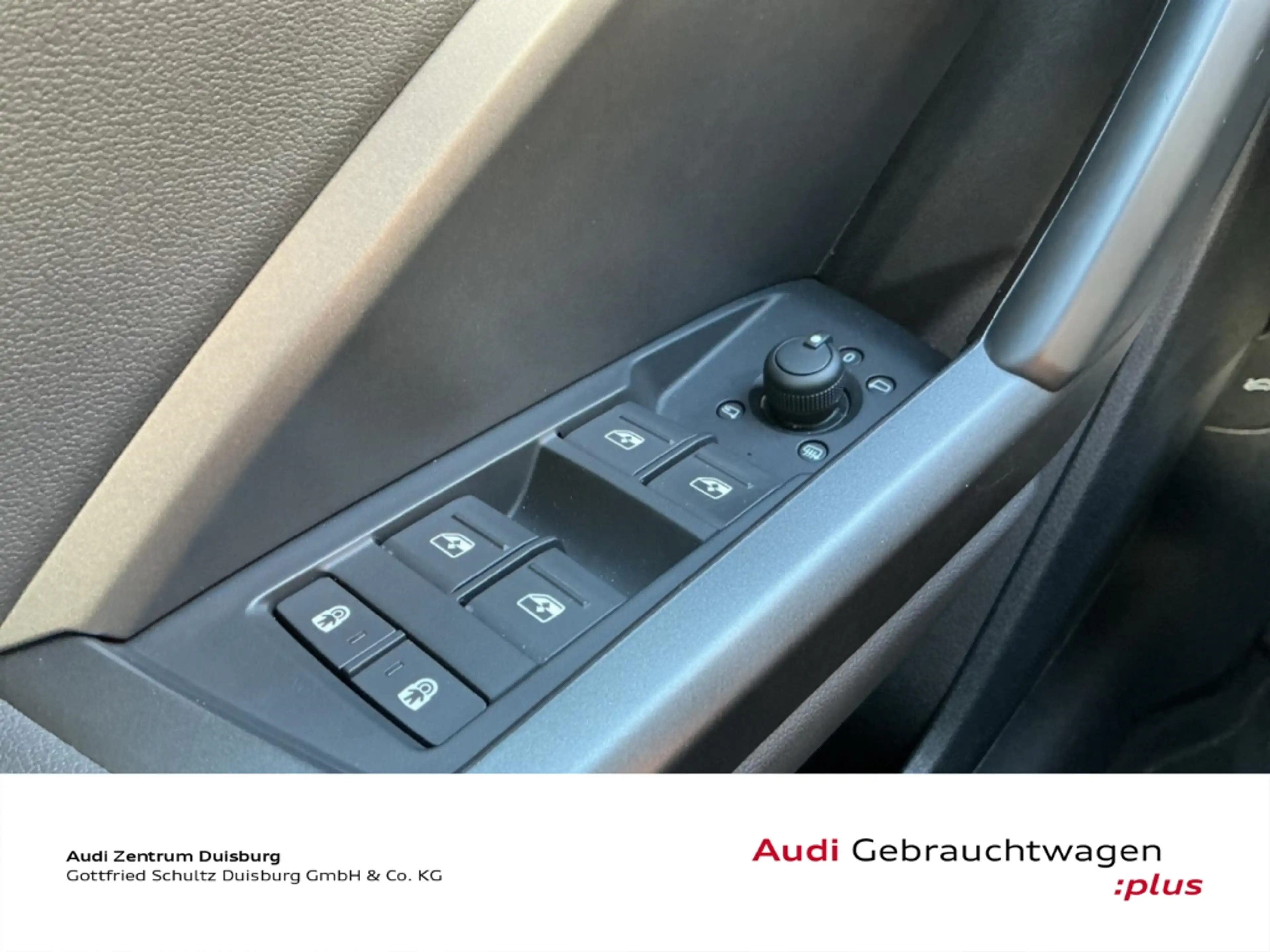 Audi Q3 — photo 12