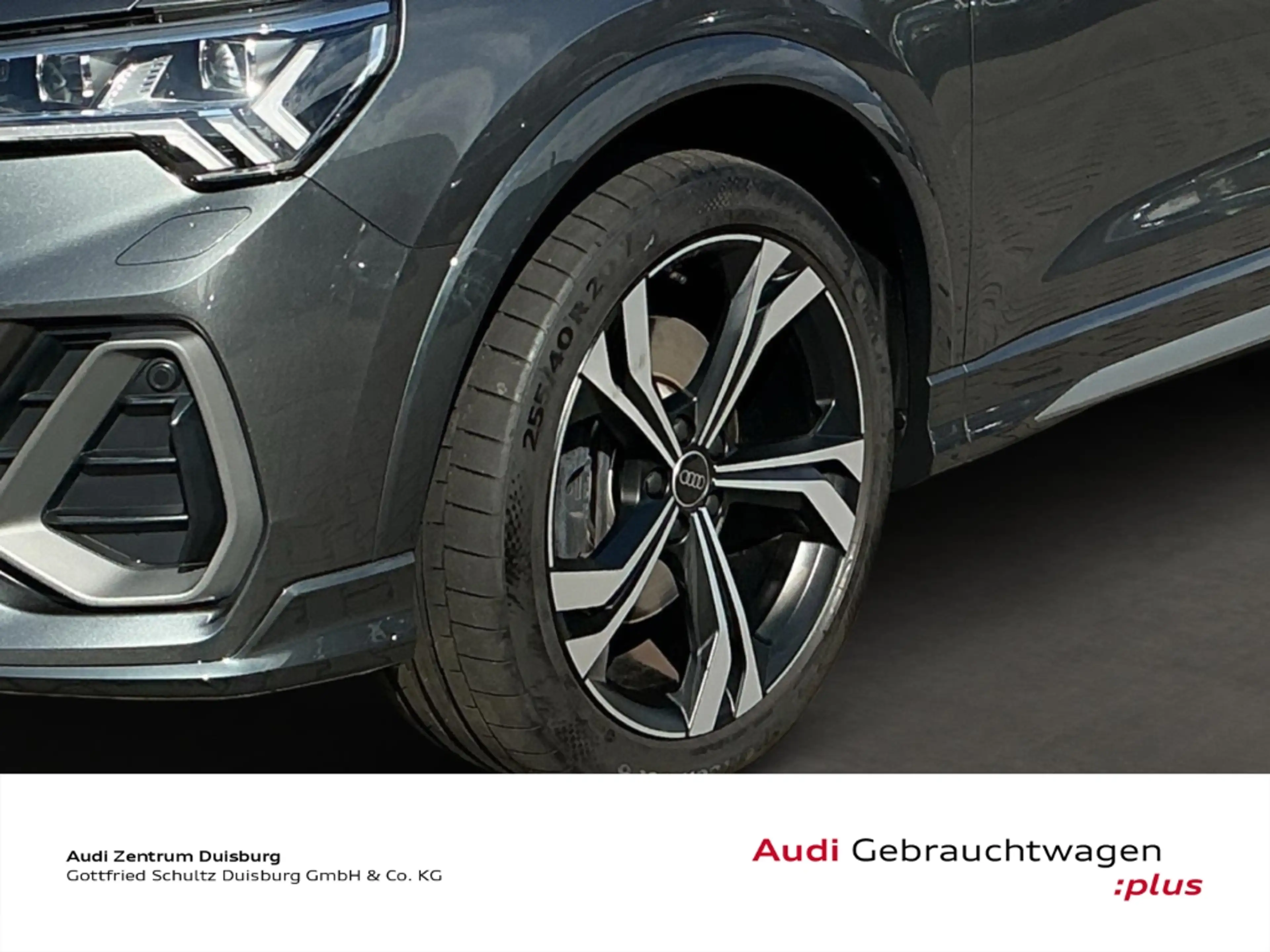 Audi Q3 — photo 10