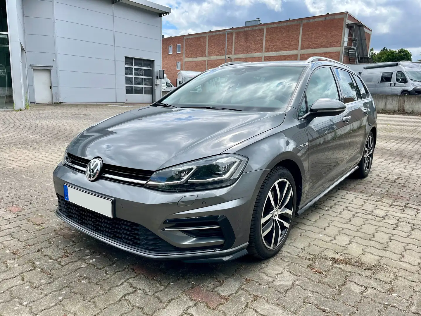 Volkswagen Golf Variant Golf VII Variant 1.5 TSI ACT DSG Highline R-Line Grau - 2