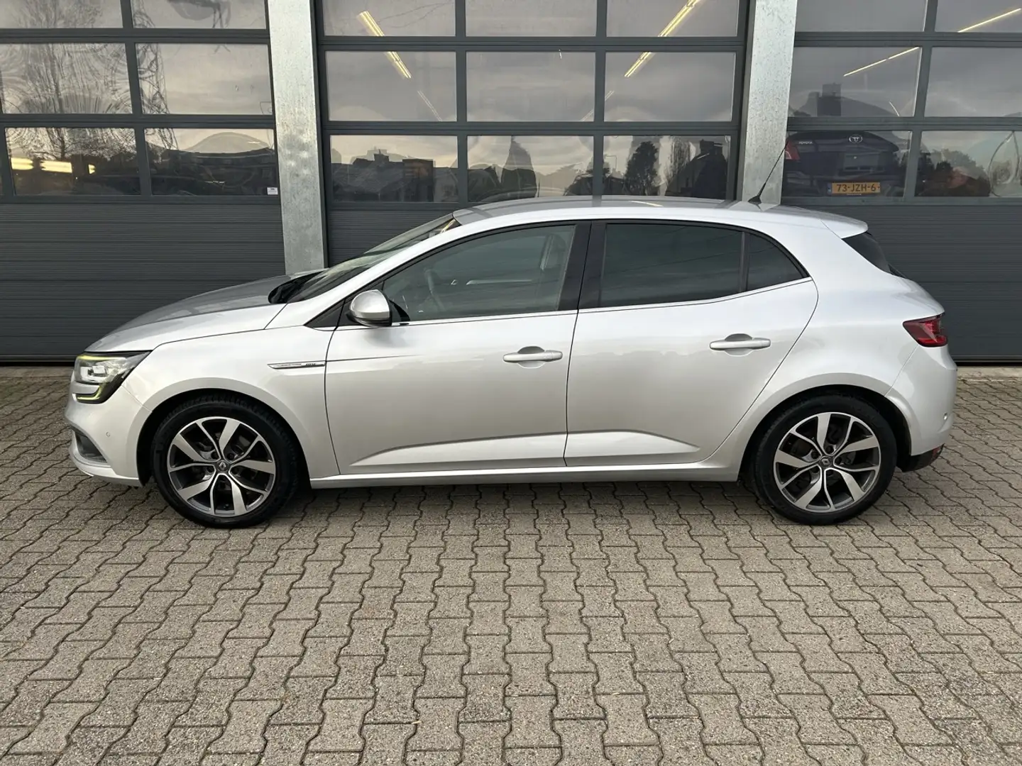 Renault Megane 1.2 TCe 130pk Bose Gris - 2