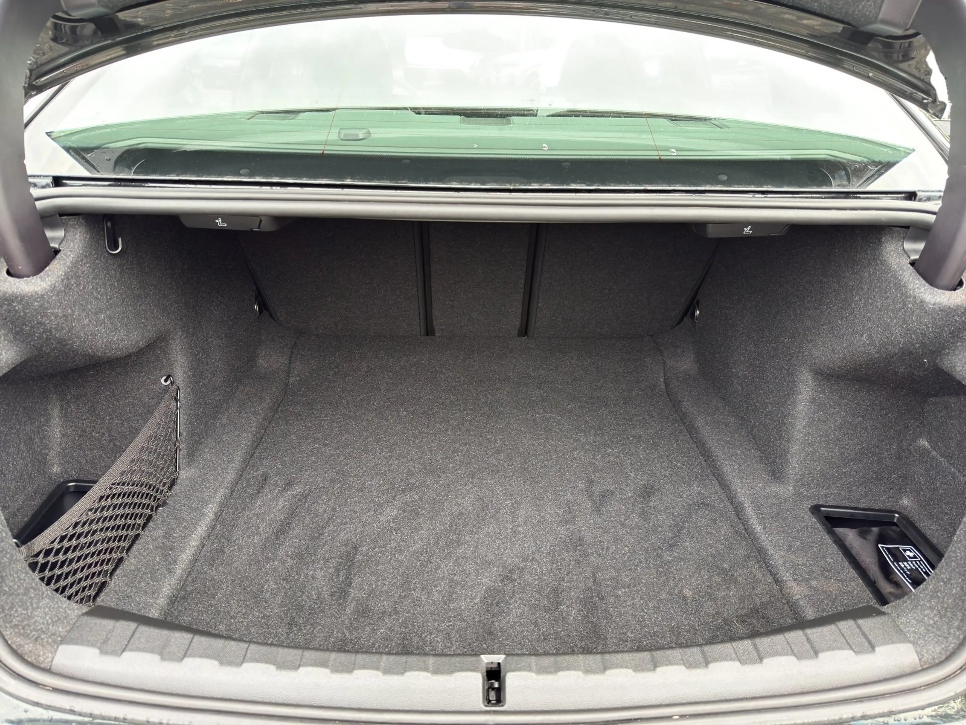 BMW 318 i NAVI GRA PDC — photo 19