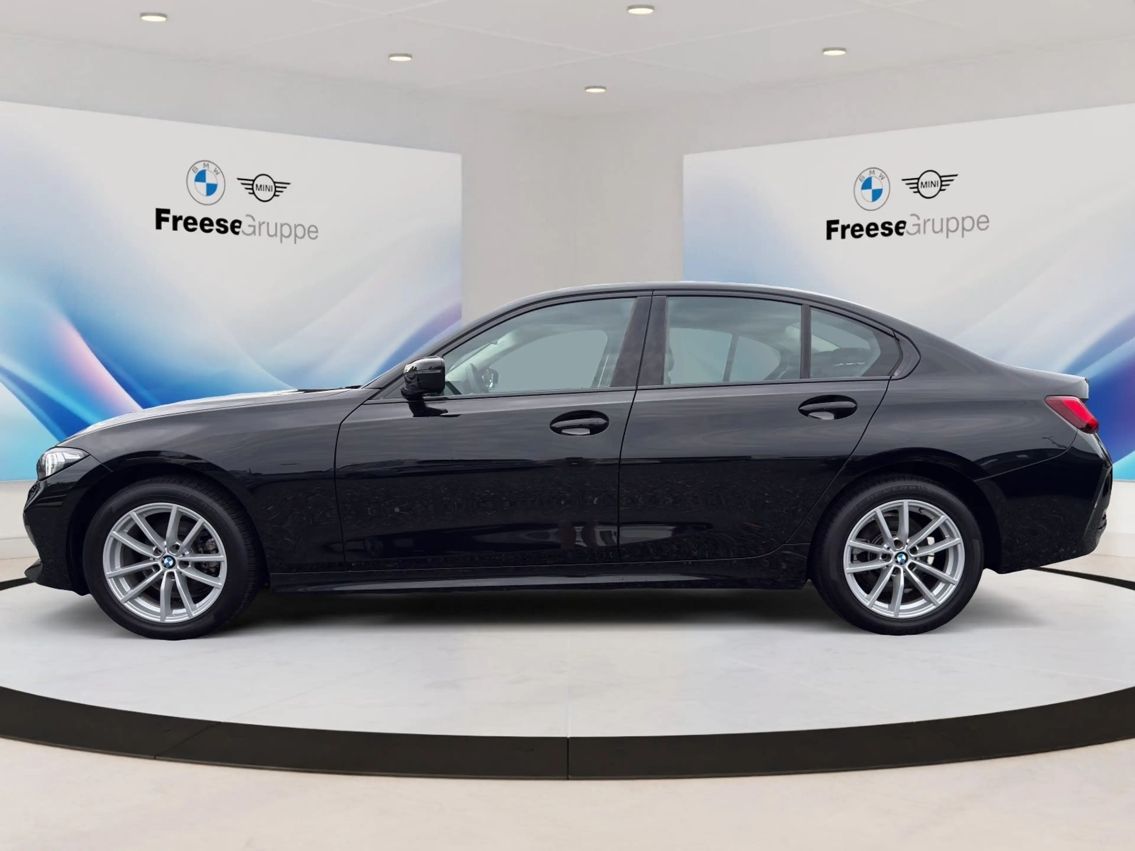 BMW 318 i NAVI GRA PDC — photo 3