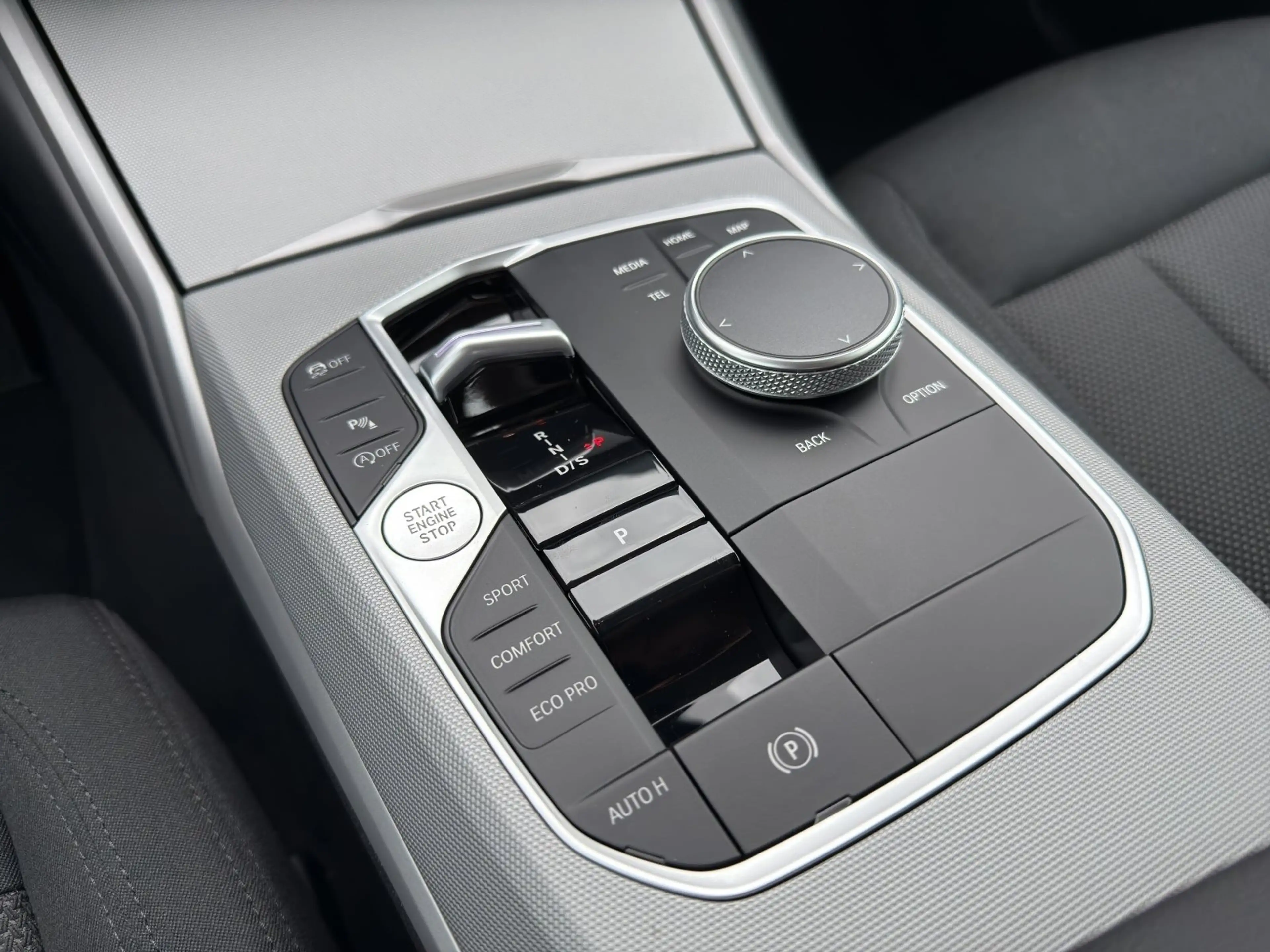 BMW 318 i NAVI GRA PDC — photo 13