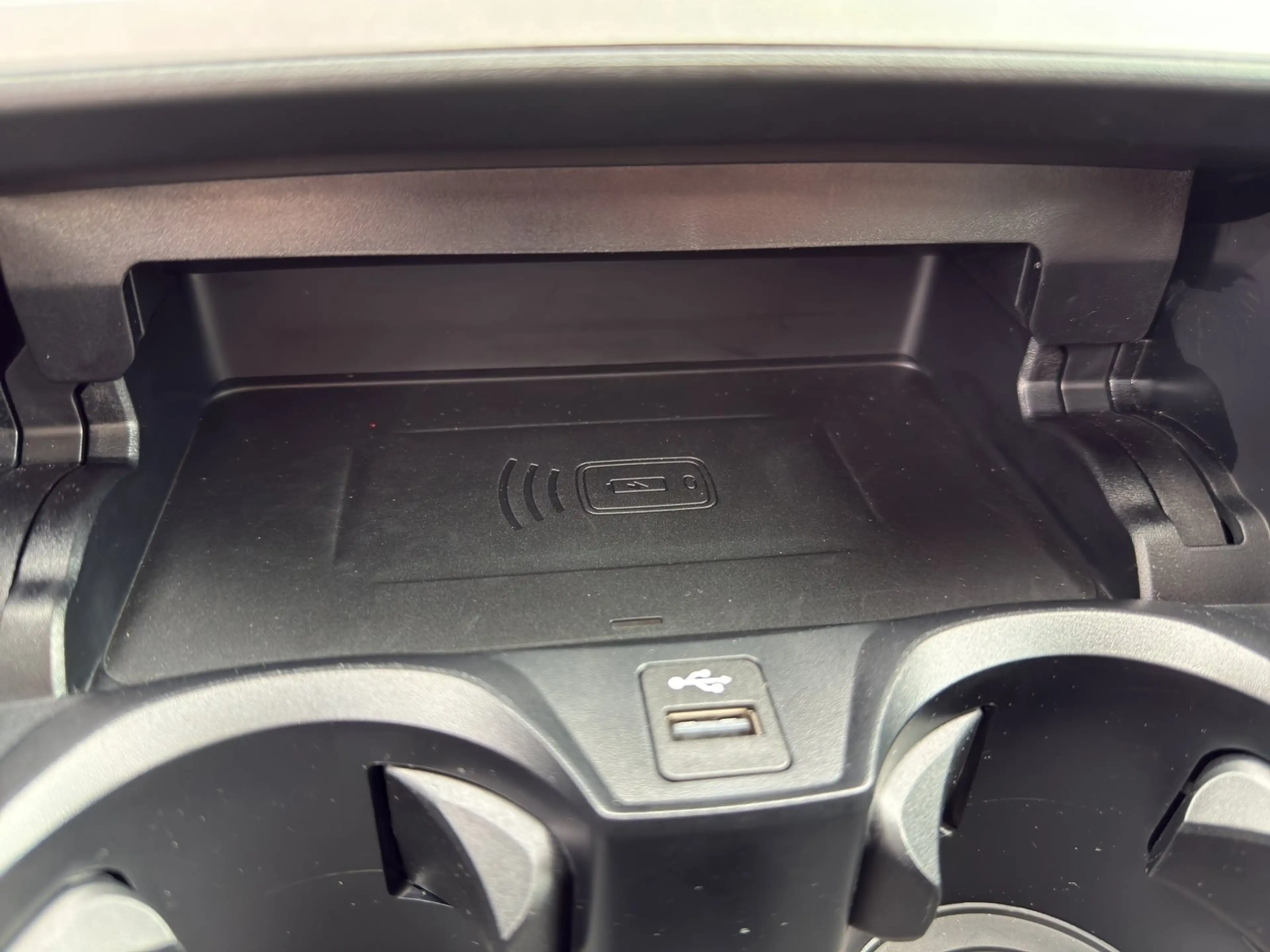 BMW 318 i NAVI GRA PDC — photo 21