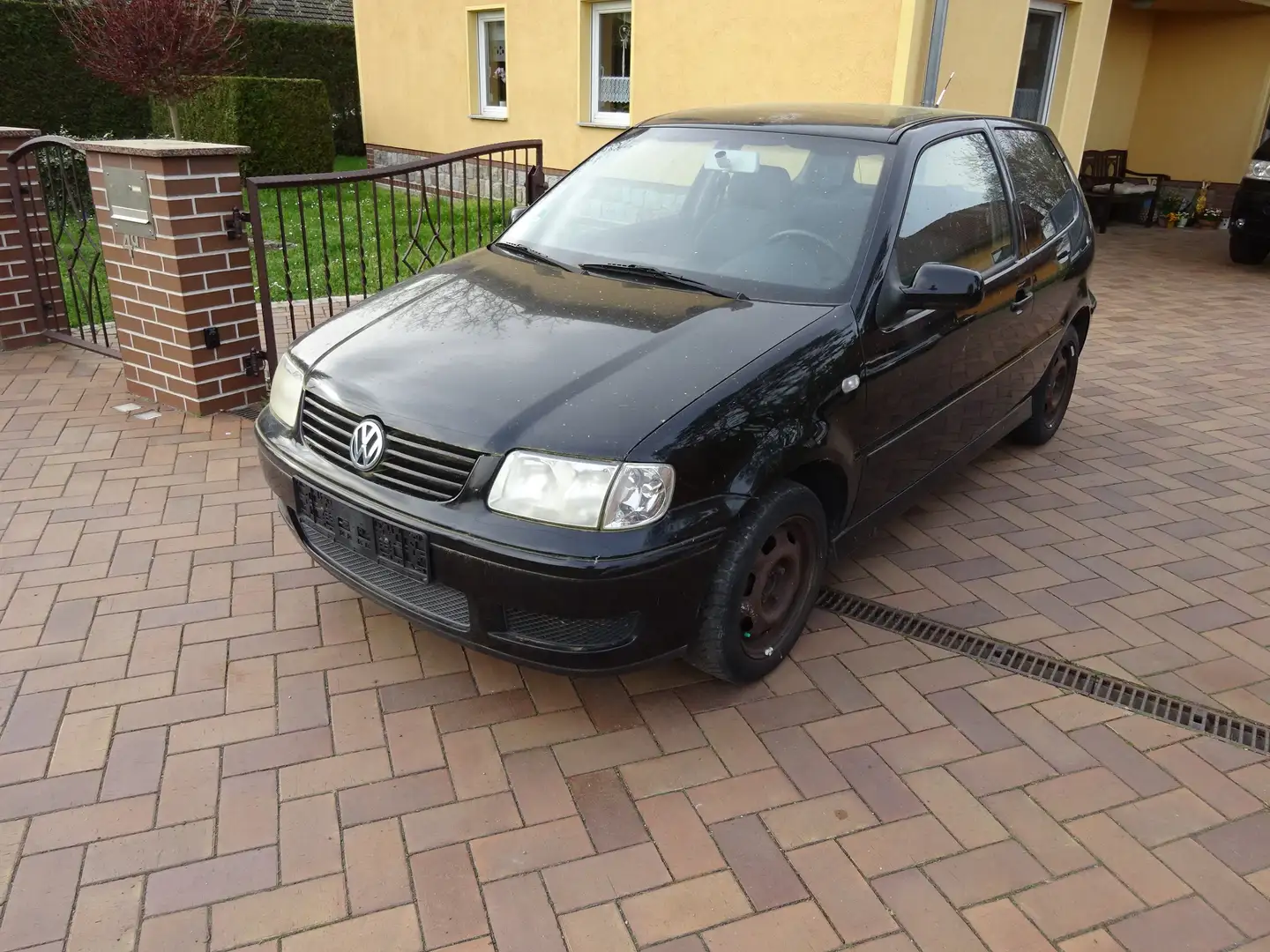 Volkswagen Polo Edition + ohne TüV + Schwarz - 1