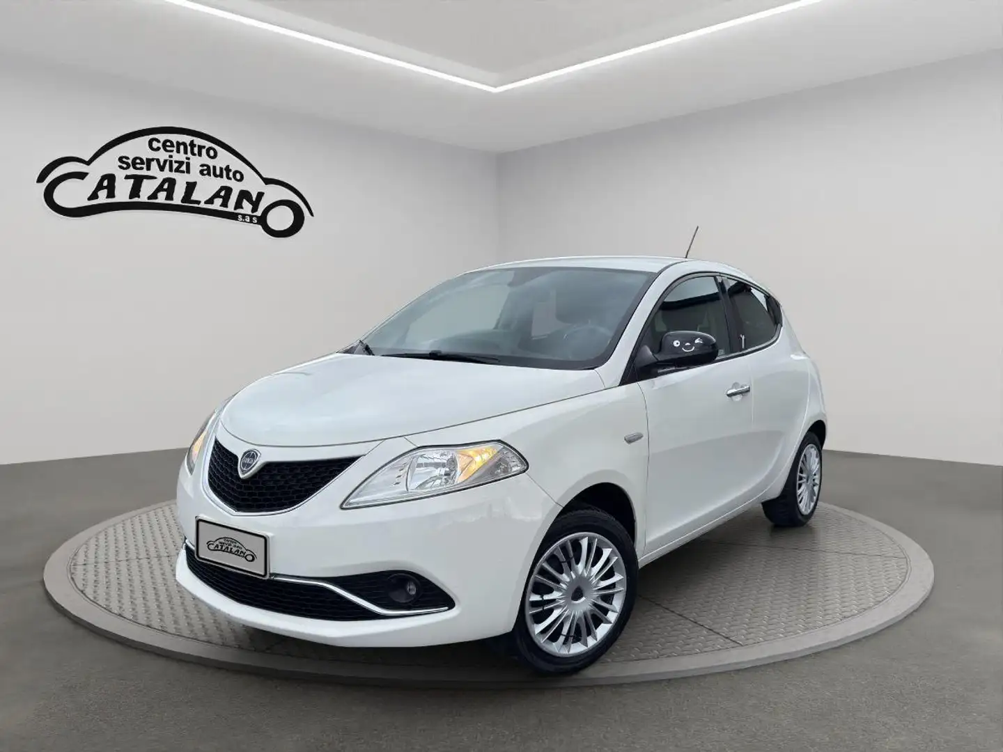 Lancia Ypsilon 1.2 69 CV 5p. Platinum NAVI PELLE Bronzo - 1