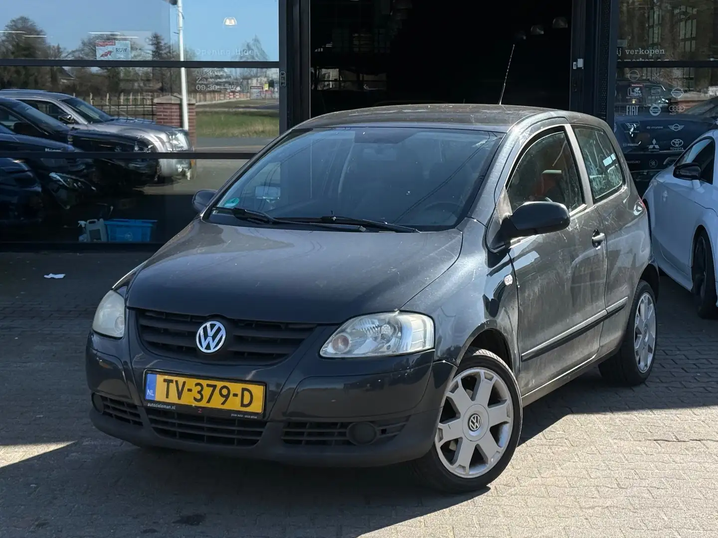 Volkswagen Fox 1.4 Trendline AIRCO/APK 10-11-2026/LMVELGEN/ Grau - 2