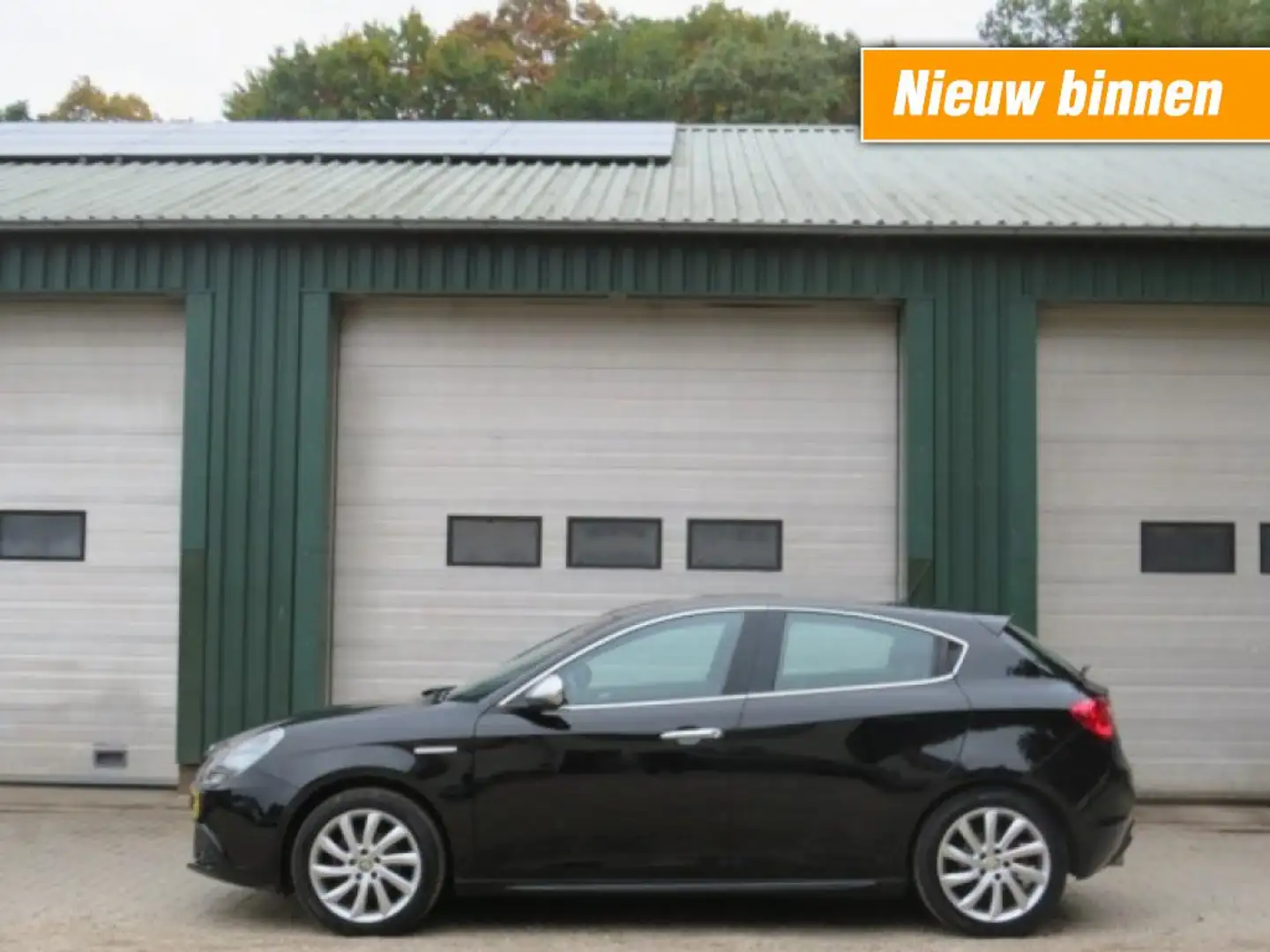 Alfa Romeo Giulietta 1.4 T DISTINCTIVE Zwart - 1