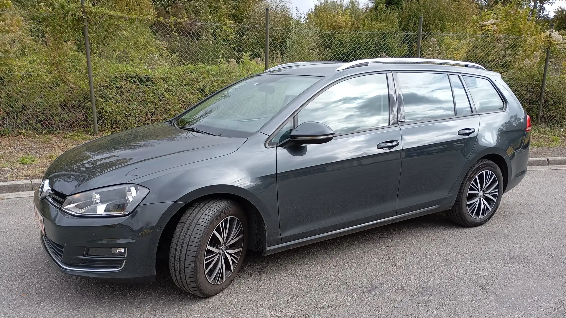 Volkswagen Golf Variant SW 1.2 TSI 110 BlueMotion Technology Série Spécial - 1