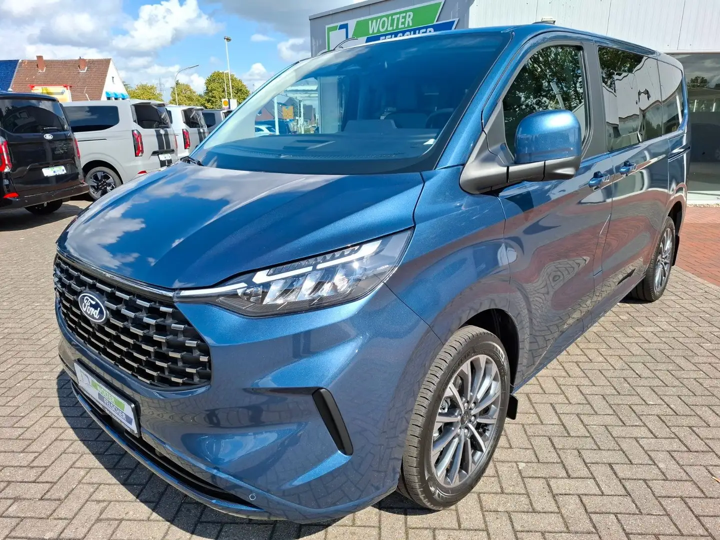 Ford Tourneo Custom 2.0 L1 Titanium X AGR el. AHK Blau - 1