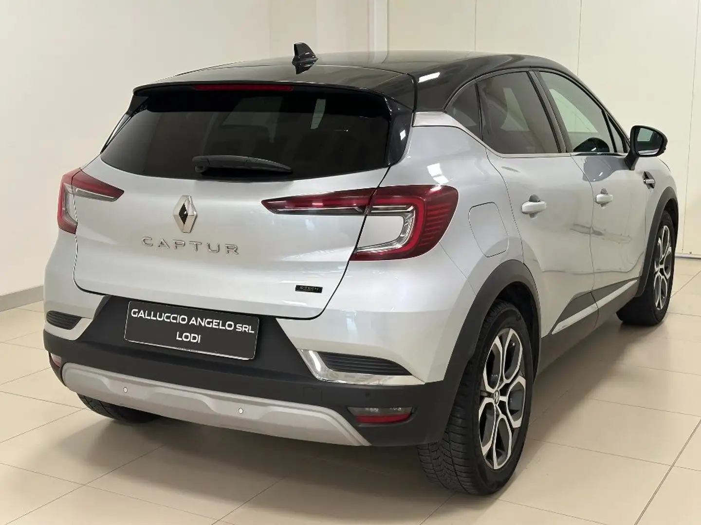 Renault Captur Full Hybrid E-Tech 145 CV Rive Gauche Grau - 2