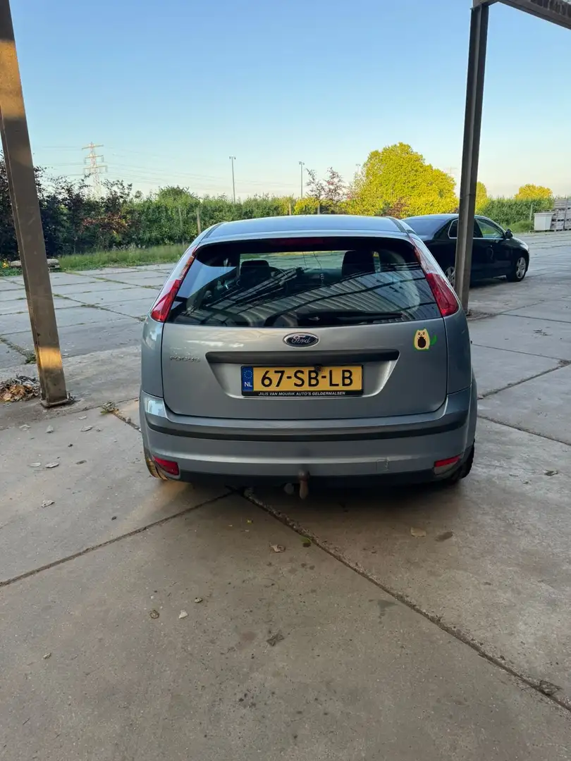 Ford Focus 1.6 16V Sport - 2