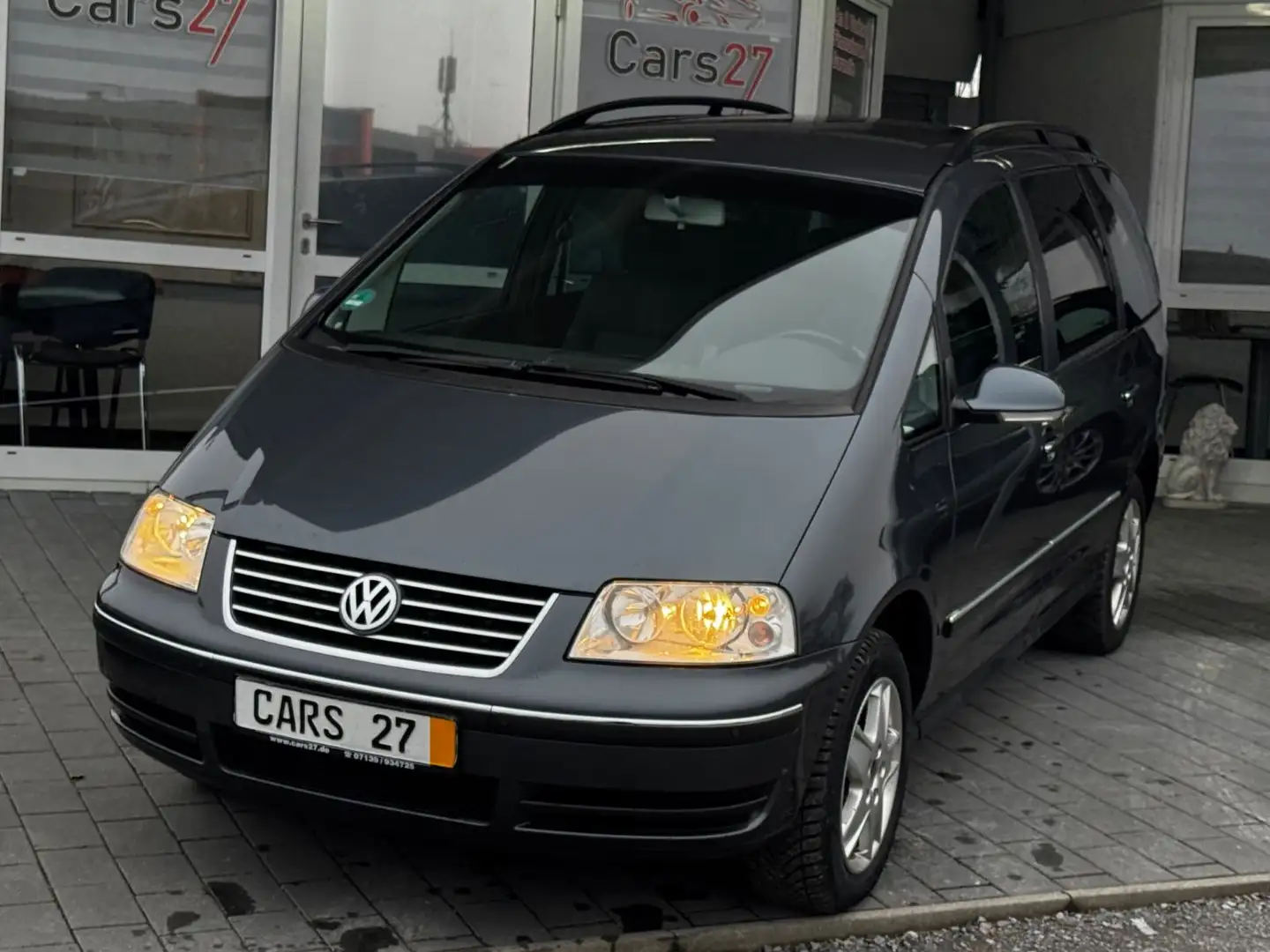Volkswagen Sharan 1.9TDI AUTOMATIK 7-Sitzer Navi Klima PDC Grau - 1