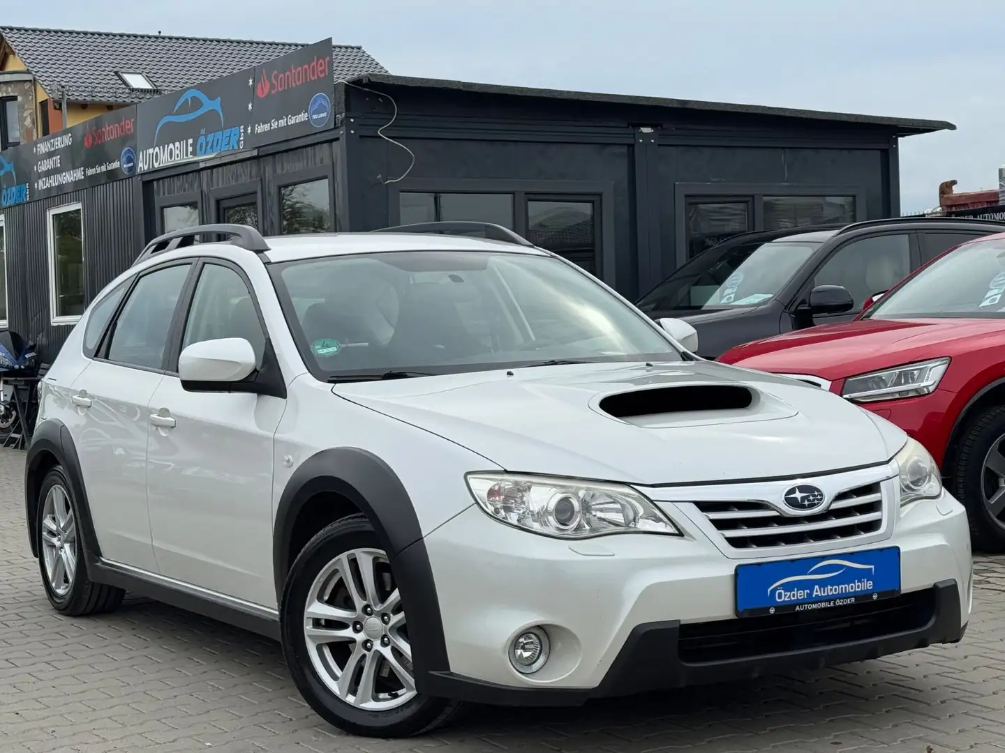 Subaru Impreza 2.0 KAT XV+Finanzierung+Garantie++ Weiß - 1