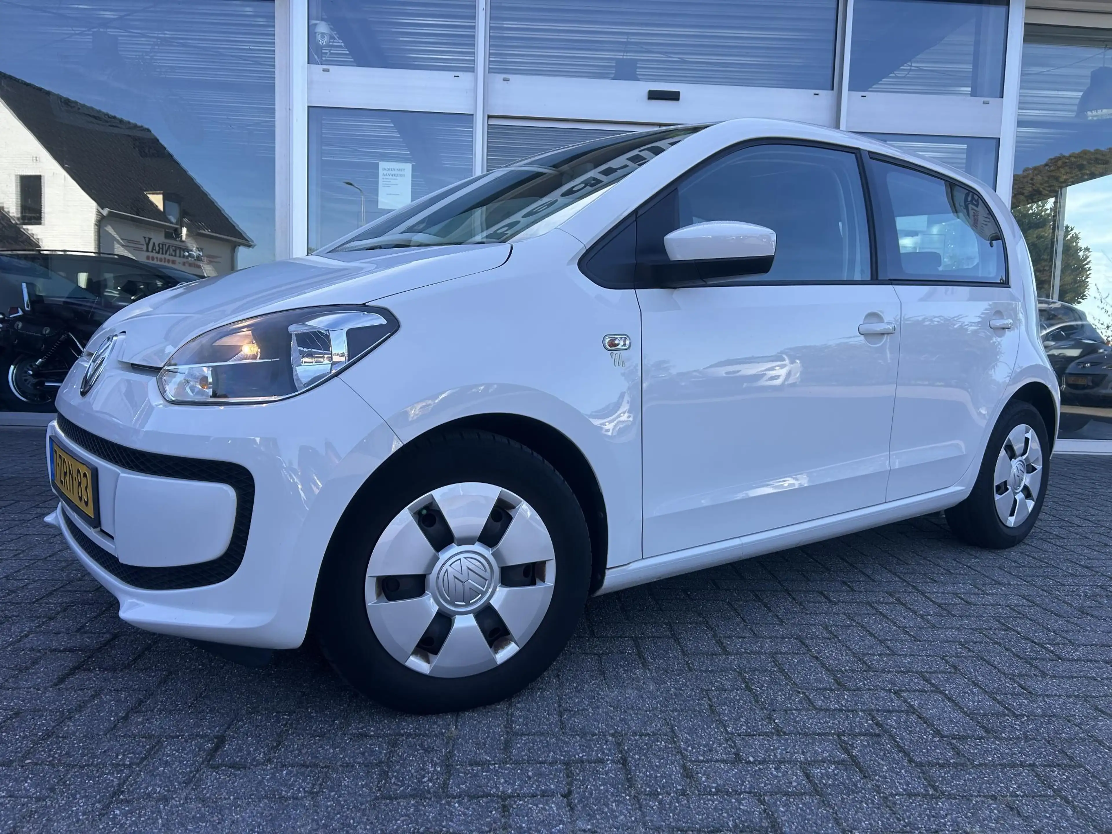 Volkswagen up! 1.0 move up! BlueMotion nieuwstaat/airco/elektrisc — photo 3