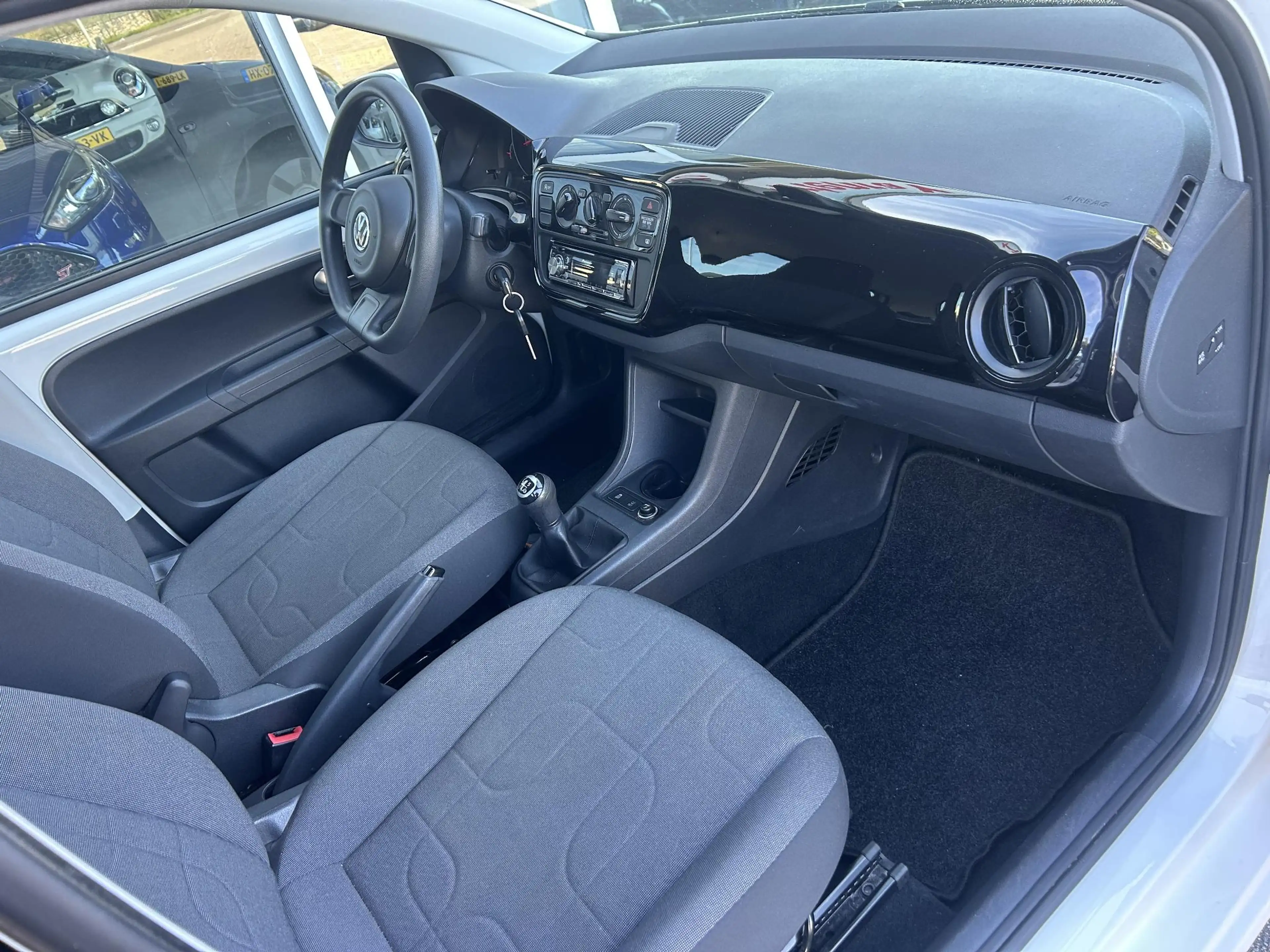 Volkswagen up! 1.0 move up! BlueMotion nieuwstaat/airco/elektrisc — photo 13