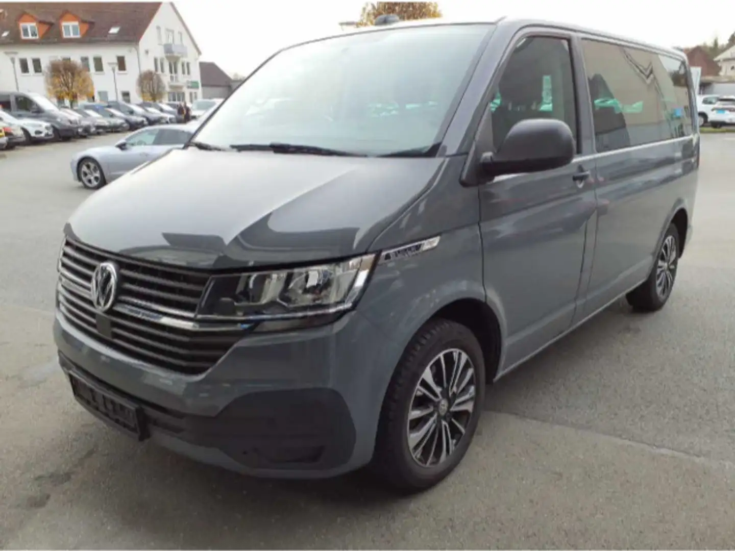 Volkswagen T6.1 Multivan nza 2.0 TDI Family Rear View Gris - 1