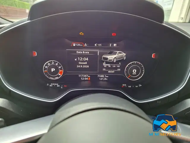 Audi TT view 12