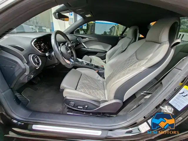 Audi TT view 9