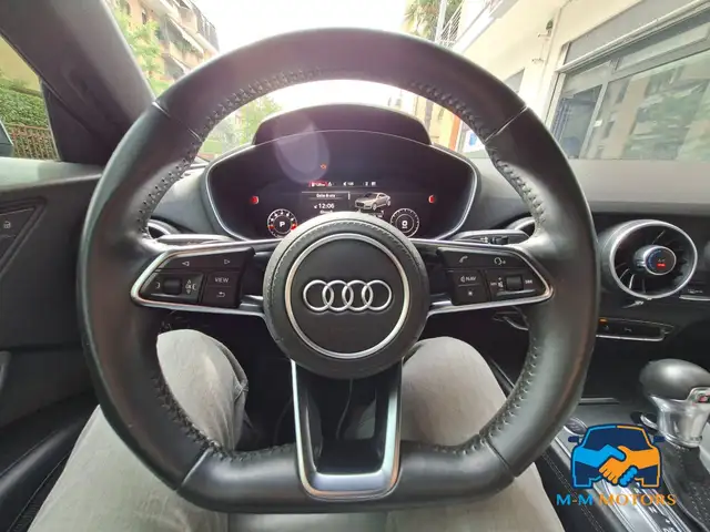 Audi TT view 11