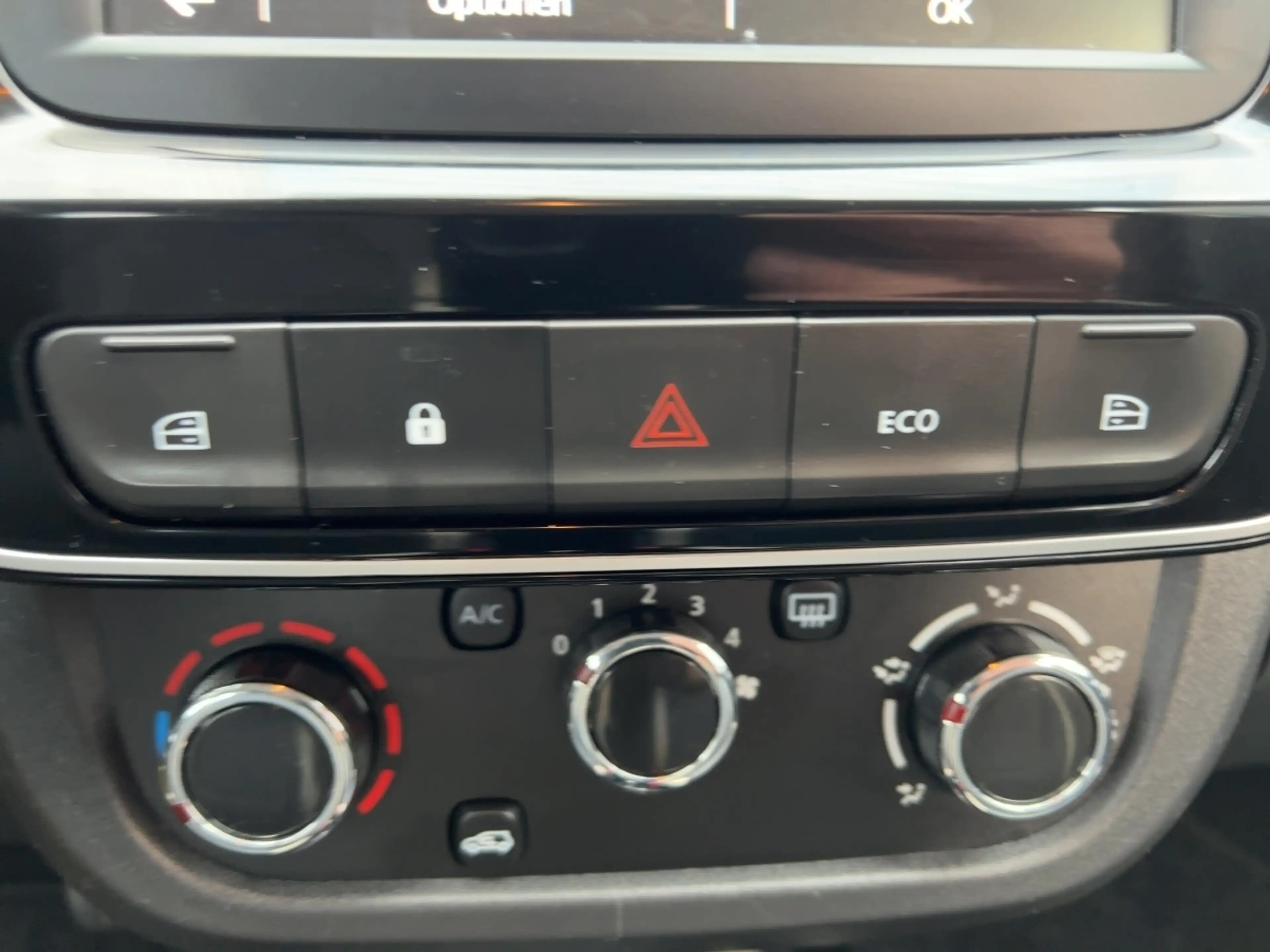 Dacia Spring 45 Electric Essential — photo 13