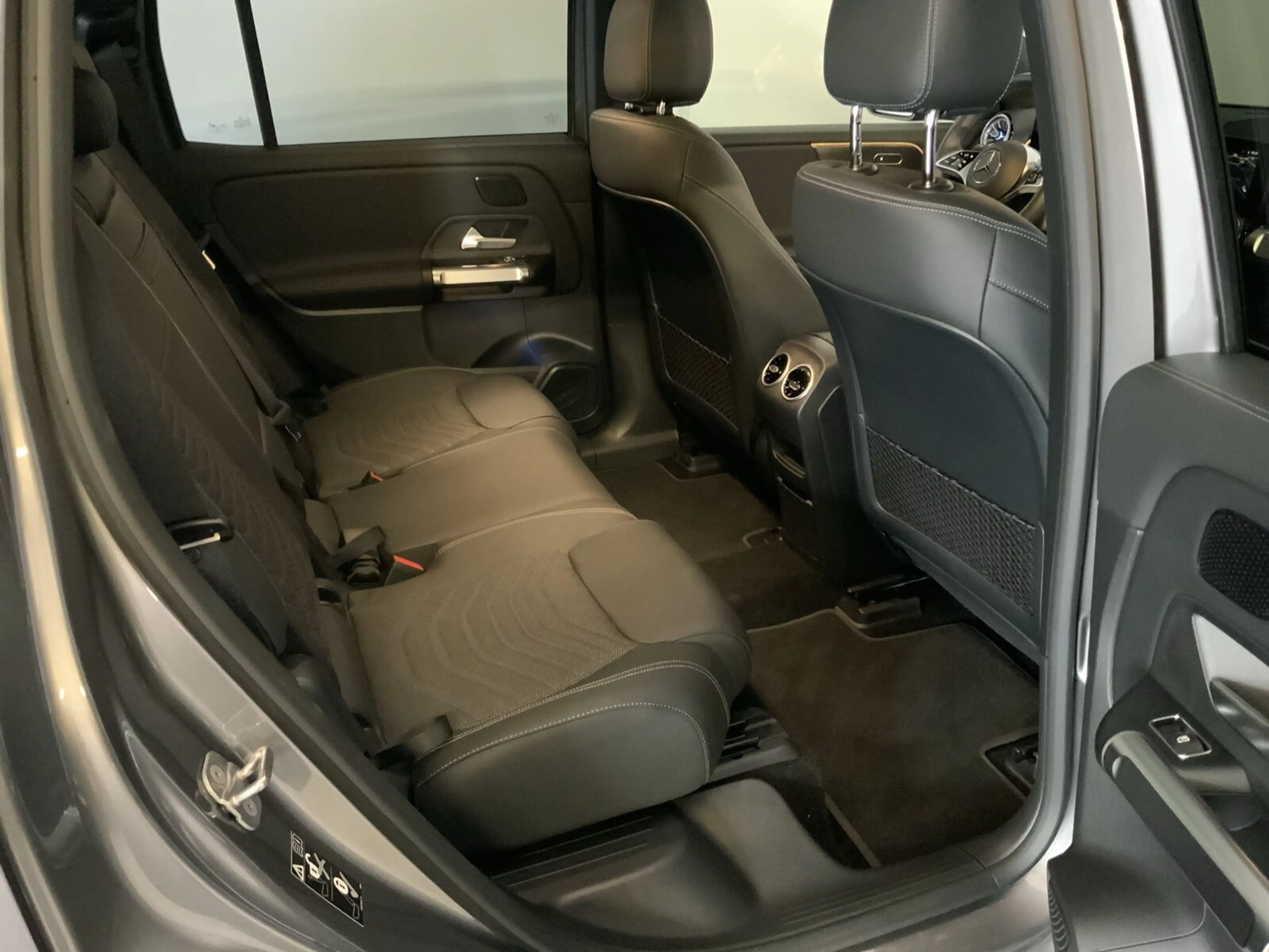 Mercedes-Benz EQB 300 EQB 300 4MATIC  Progressive Navi/Pano.-Dach/Klima — photo 15