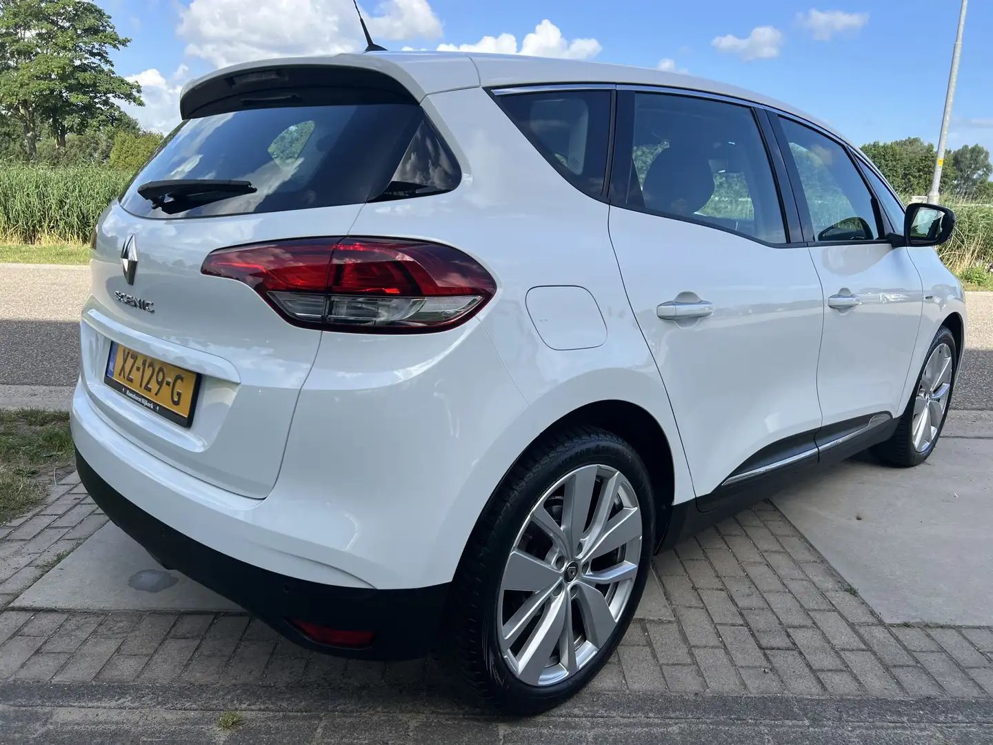 Renault Scenic 1.3 TCe Limited / Keyless / Parkeersensoren V+A / bijela - 2