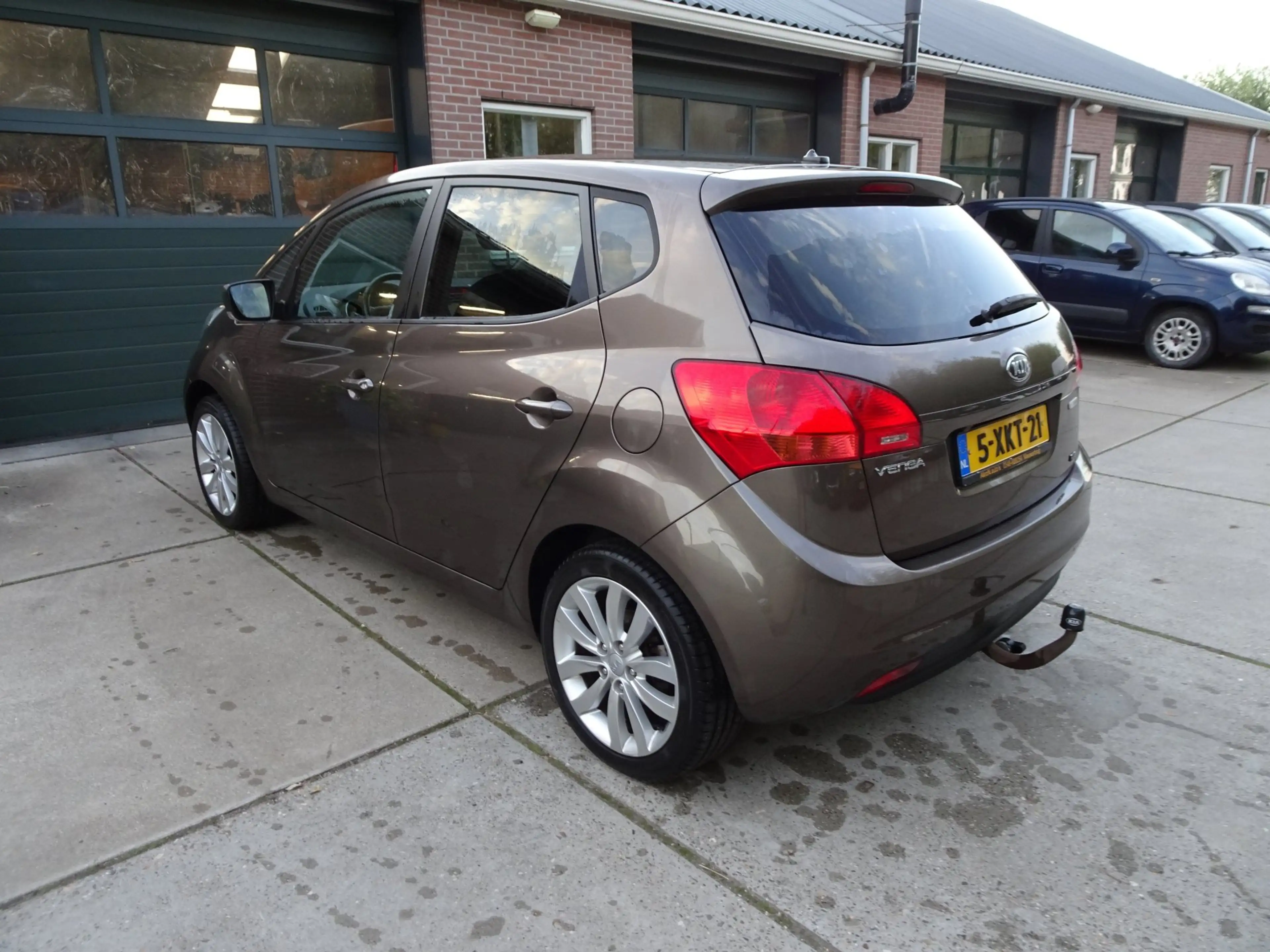 Kia Venga 1.4 CVVT ExecutiveLine — photo 7