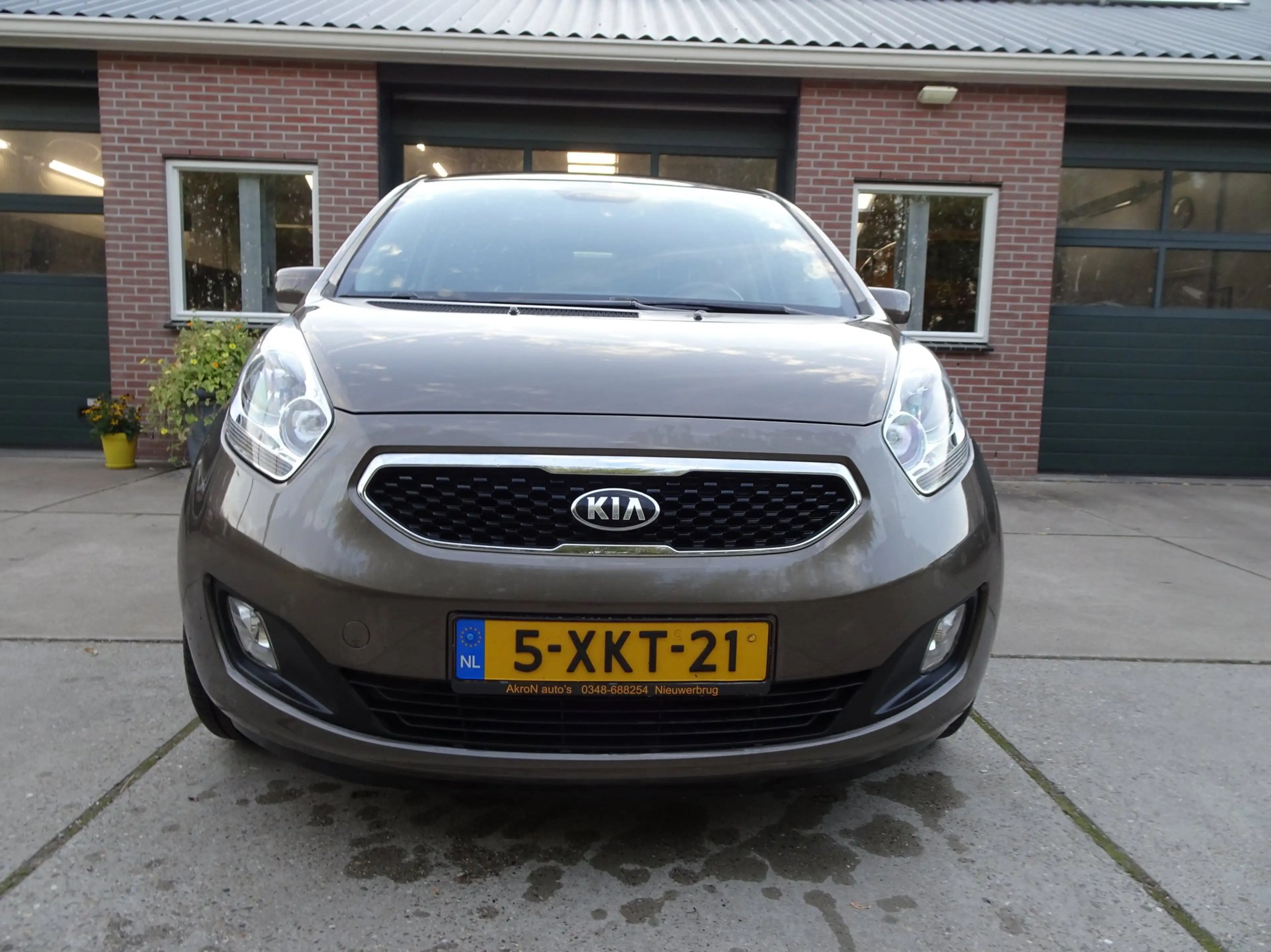 Kia Venga 1.4 CVVT ExecutiveLine — photo 2