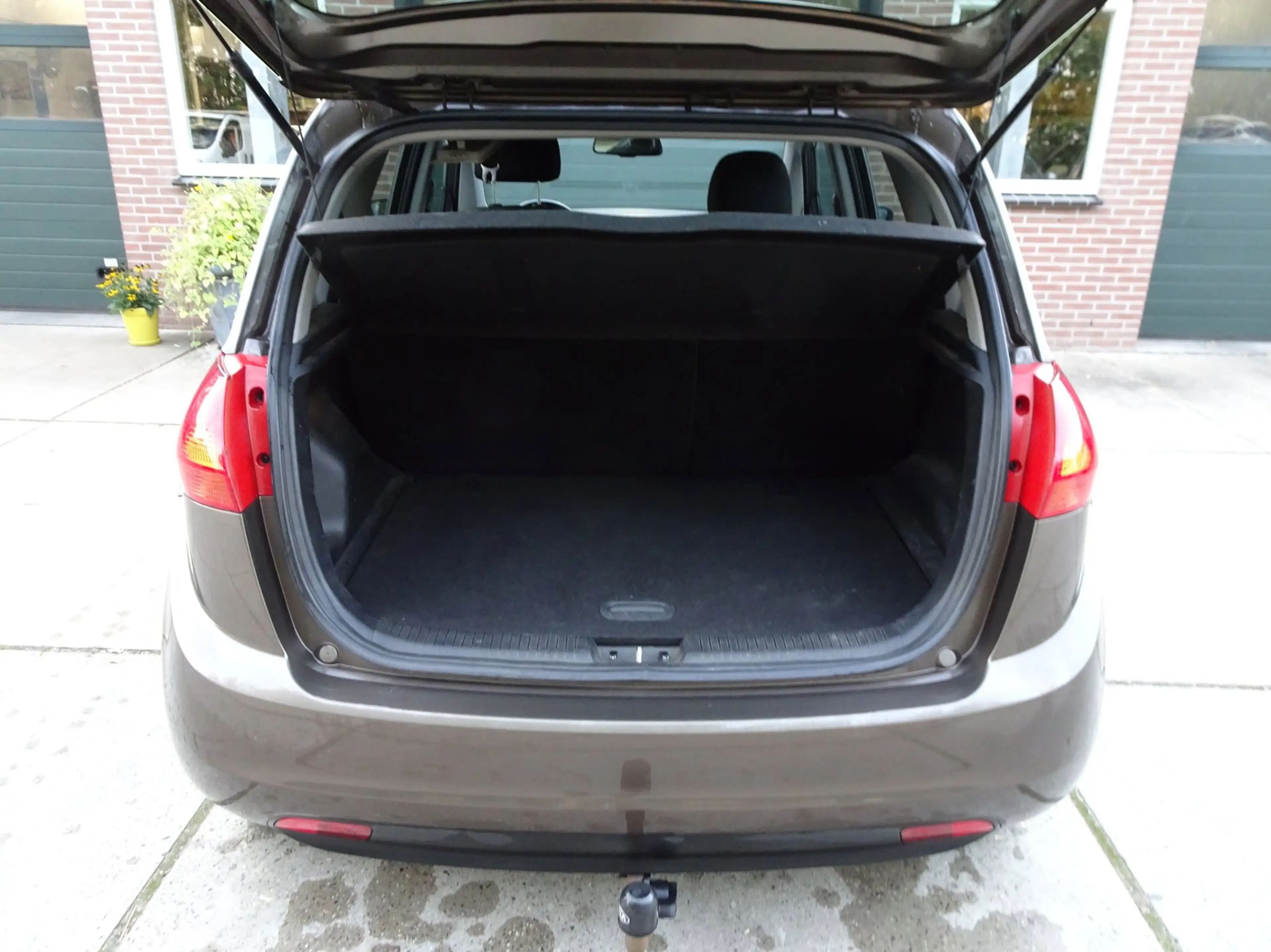 Kia Venga 1.4 CVVT ExecutiveLine — photo 9