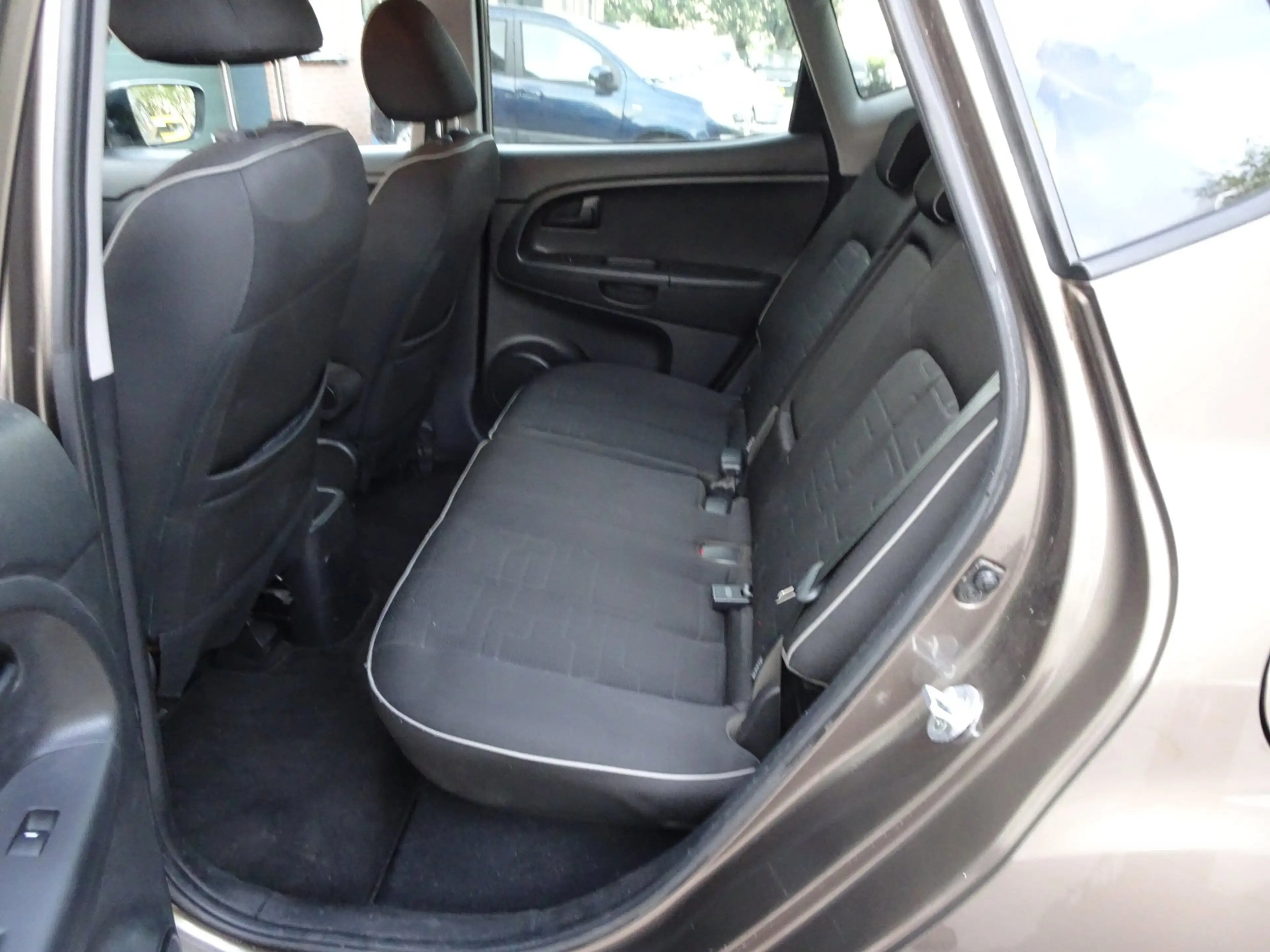 Kia Venga 1.4 CVVT ExecutiveLine — photo 11