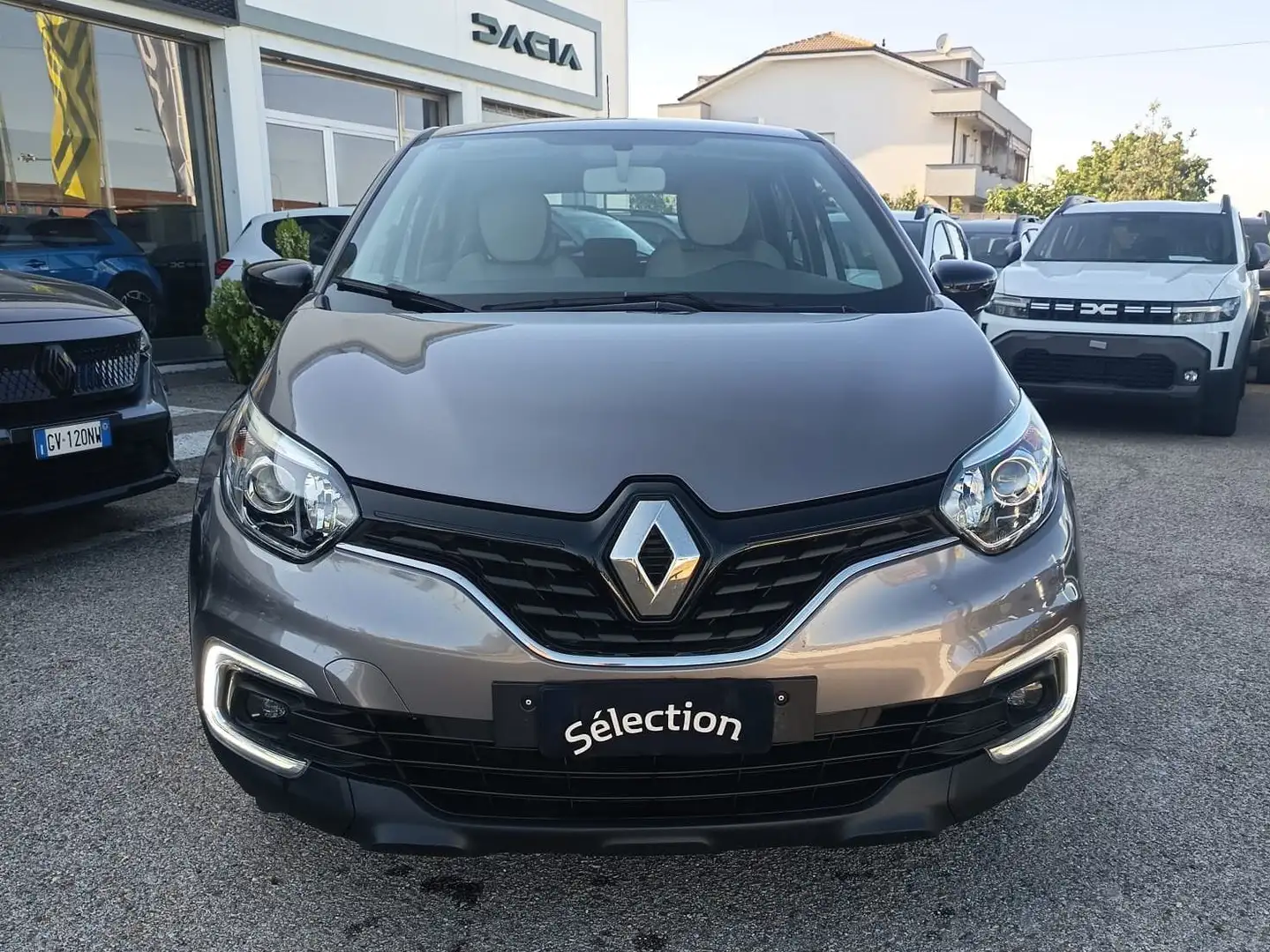 Renault Captur Captur I  0.9 tce Zen 90cv Grijs - 2
