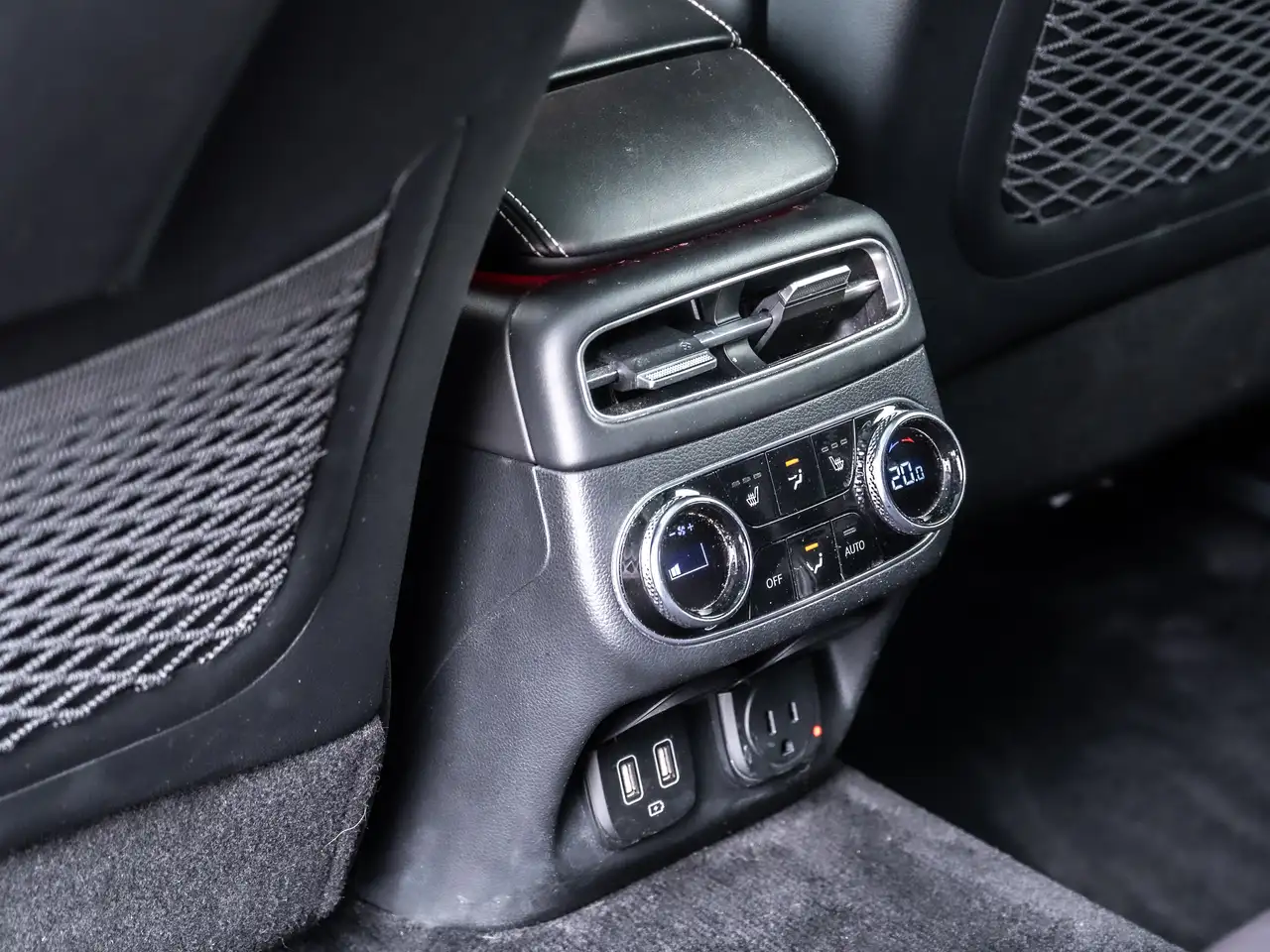Genesis GV70 снимка Genesis GV70