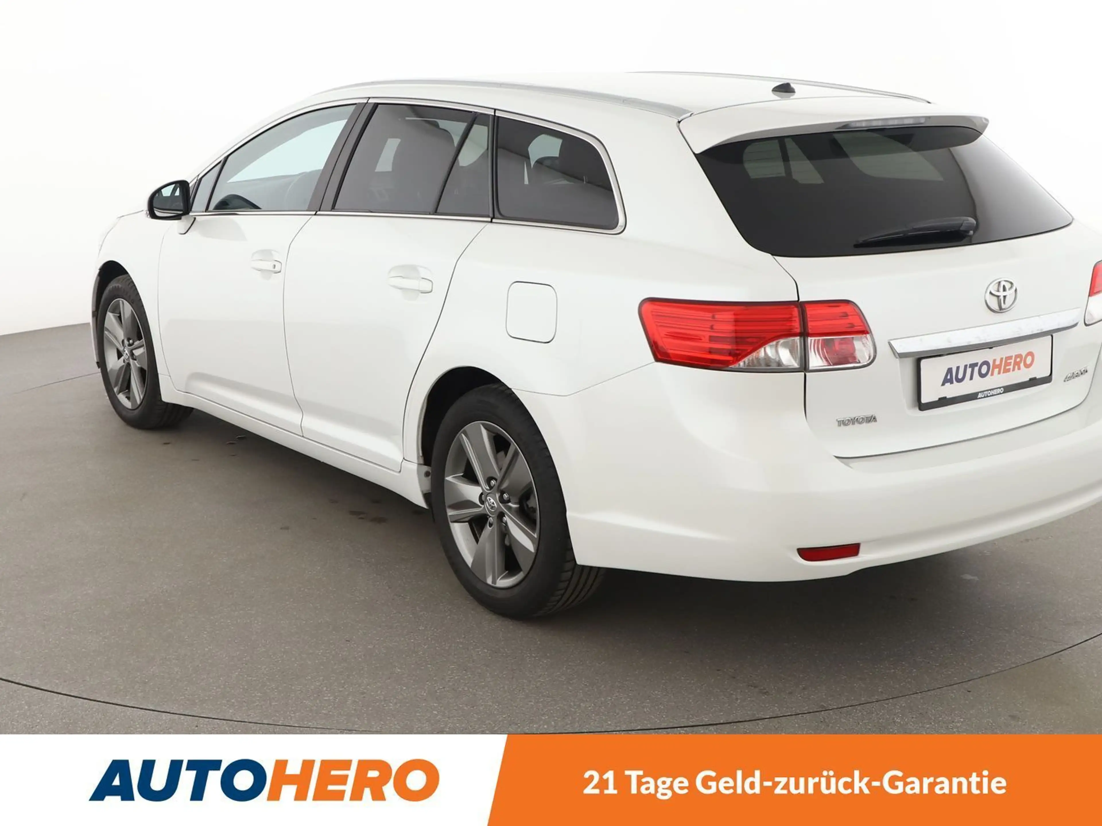 Toyota Avensis 1.8 Comfort*TEMPO*LIM*PDC*SHZ*ALU*KLIMA* — photo 4