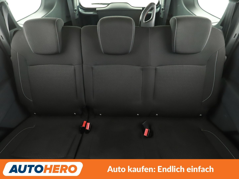 Dacia Lodgy 1.3 TCe Comfort *NAVI*PDC*TEMPO*SHZ*KLIMA* — photo 15