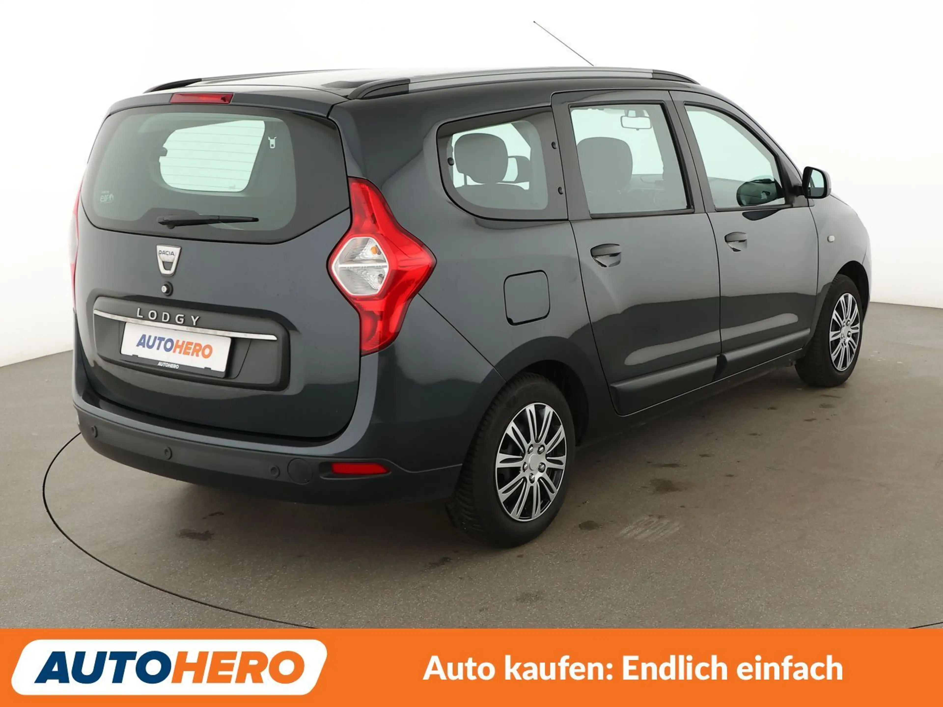 Dacia Lodgy 1.3 TCe Comfort *NAVI*PDC*TEMPO*SHZ*KLIMA* — photo 6