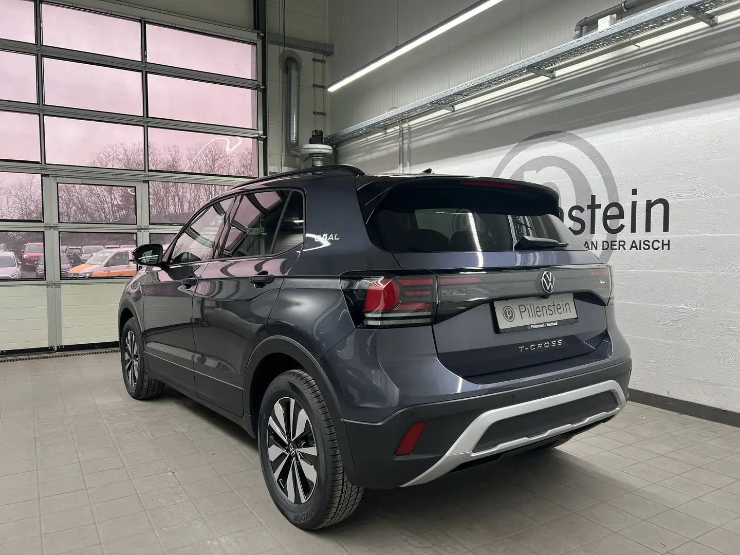 Volkswagen T-Cross TSI DSG GOAL ACC+NAVI+SHZ+APP+KAM+ALU+GJR Grau - 2