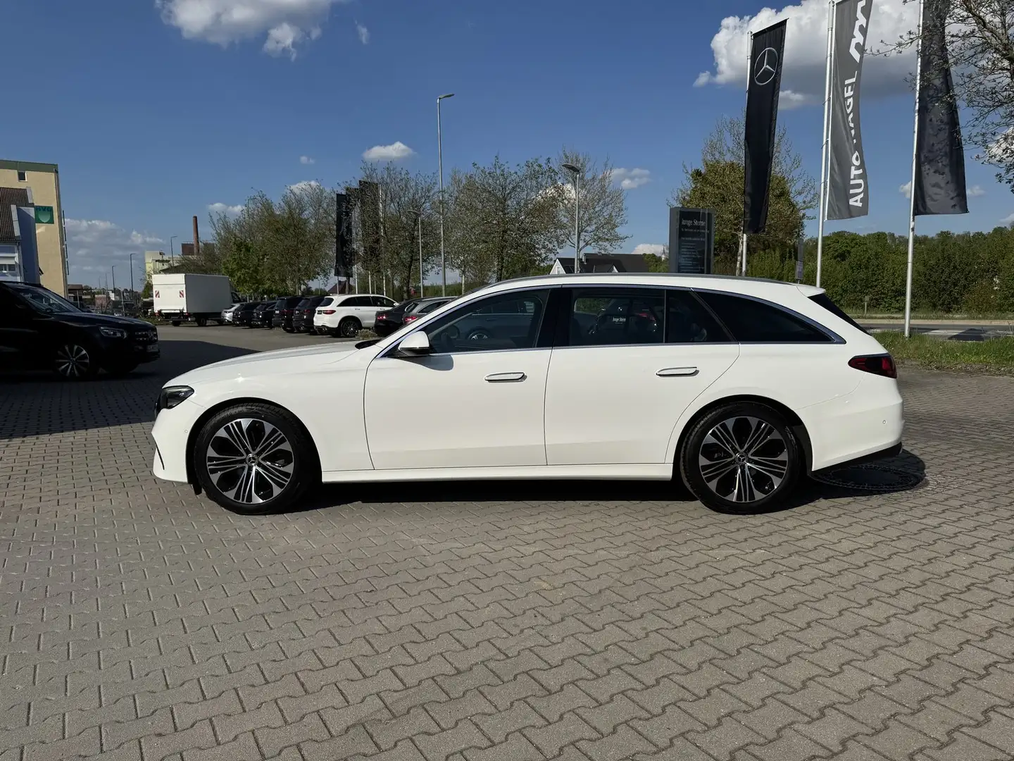 Mercedes-Benz E 220 d Avantgarde Advanced Pano AHK Lenkradheiz Blanc - 2