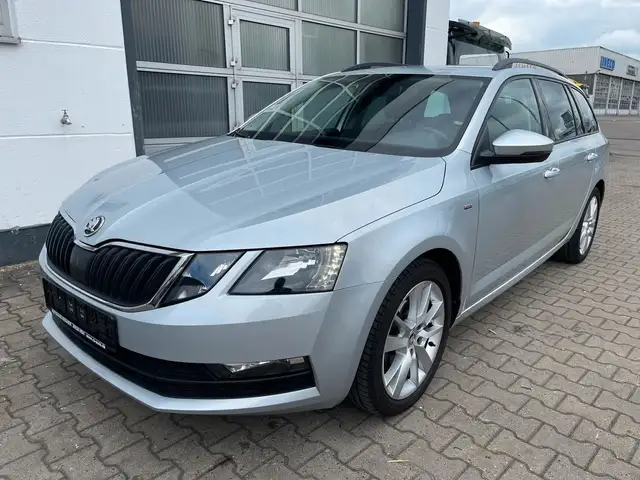 Skoda Octavia Combi TDI Drive/1HD/MWST/SHZ/NAVI