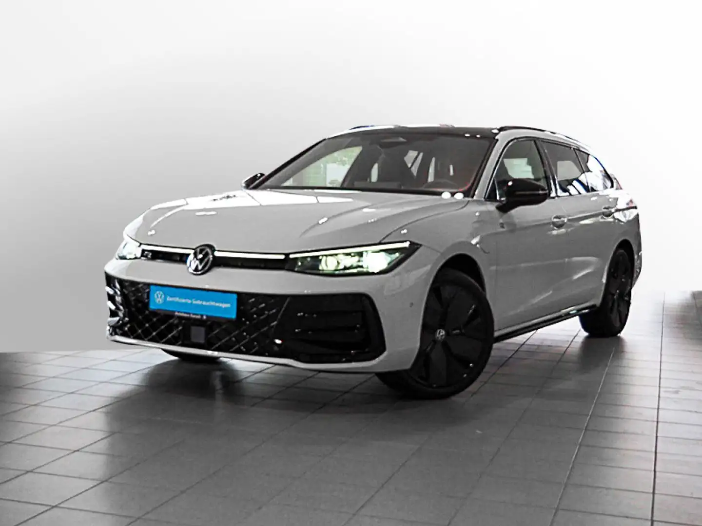 Volkswagen Passat Variant R-Line 1.5 TSI eHybrid DSG AHK, LED Weiß - 2