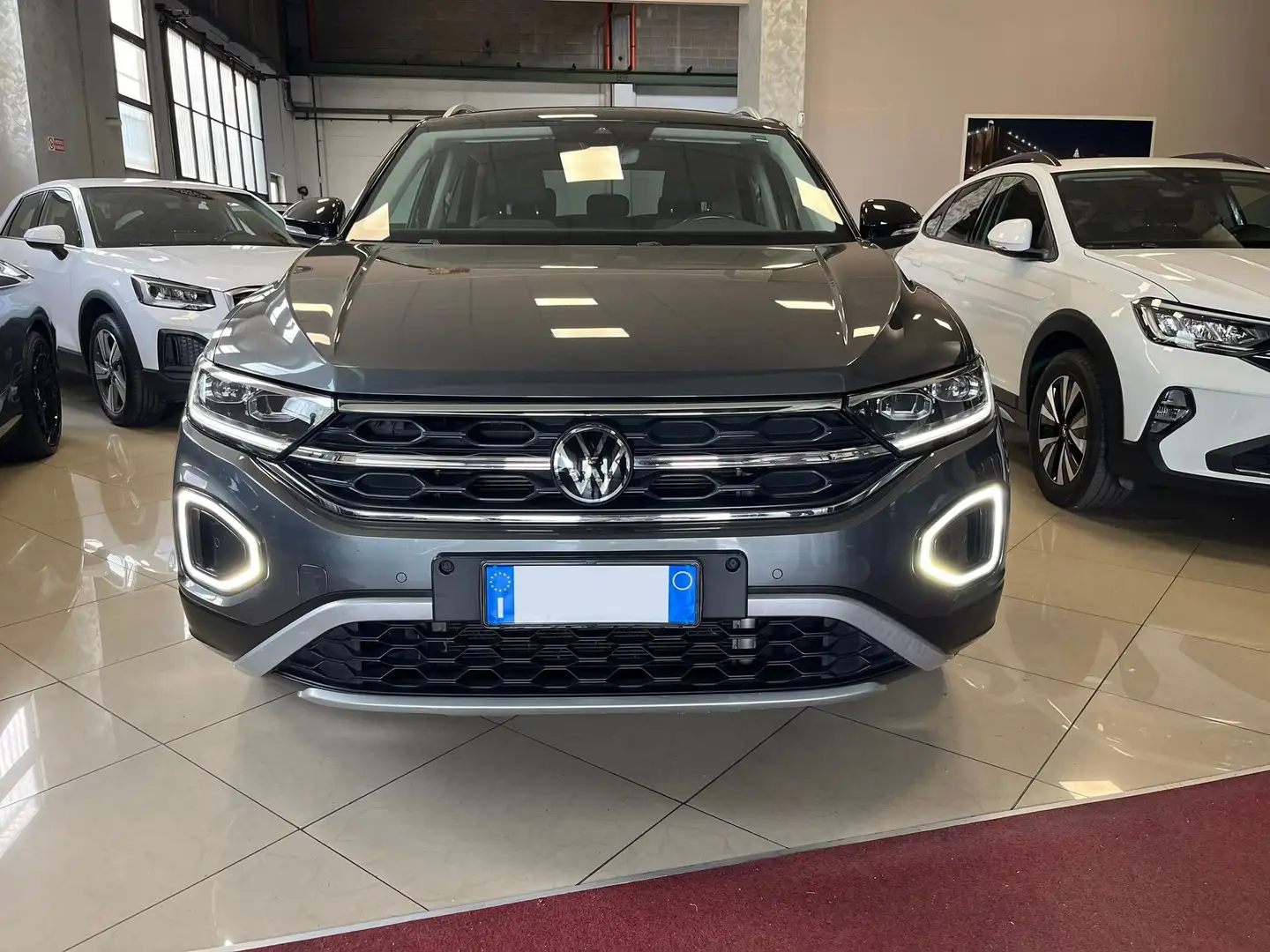 Volkswagen T-Roc 2022 1.5 tsi dsg Grigio - 2