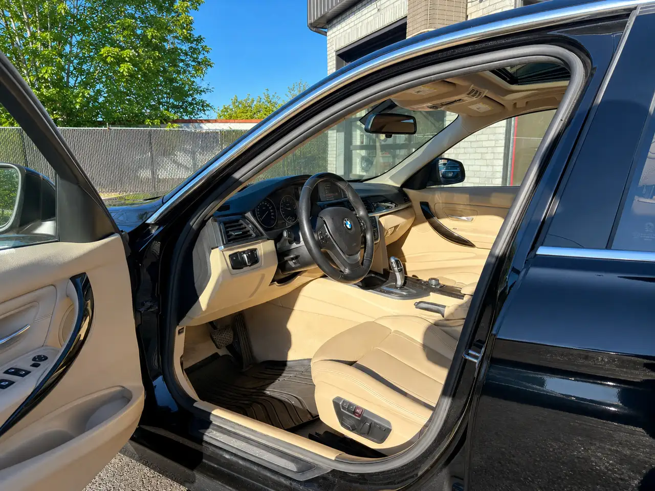 BMW 3 Series снимка BMW 3 Series