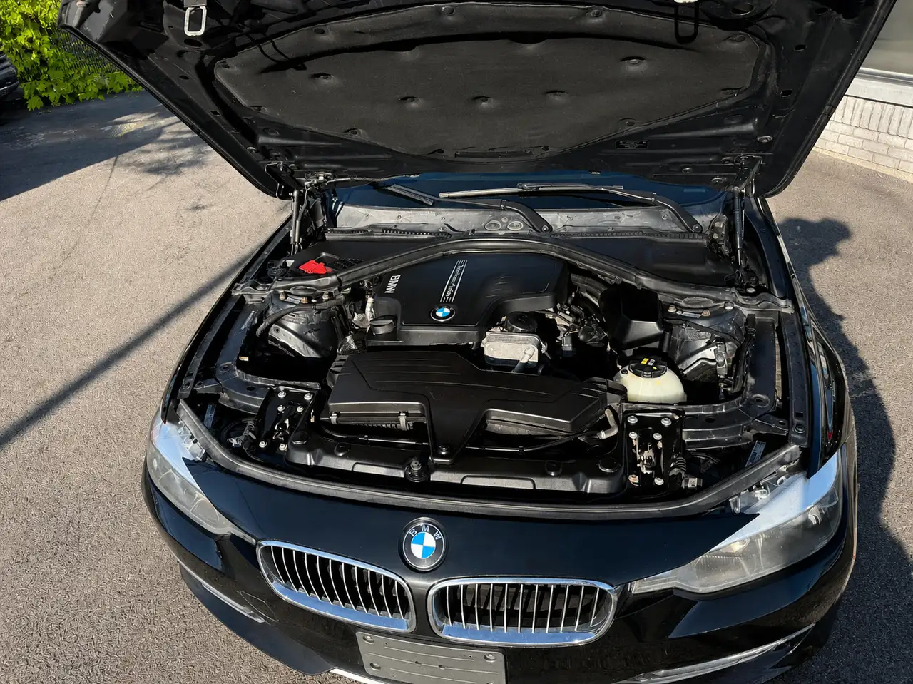BMW 3 Series снимка BMW 3 Series