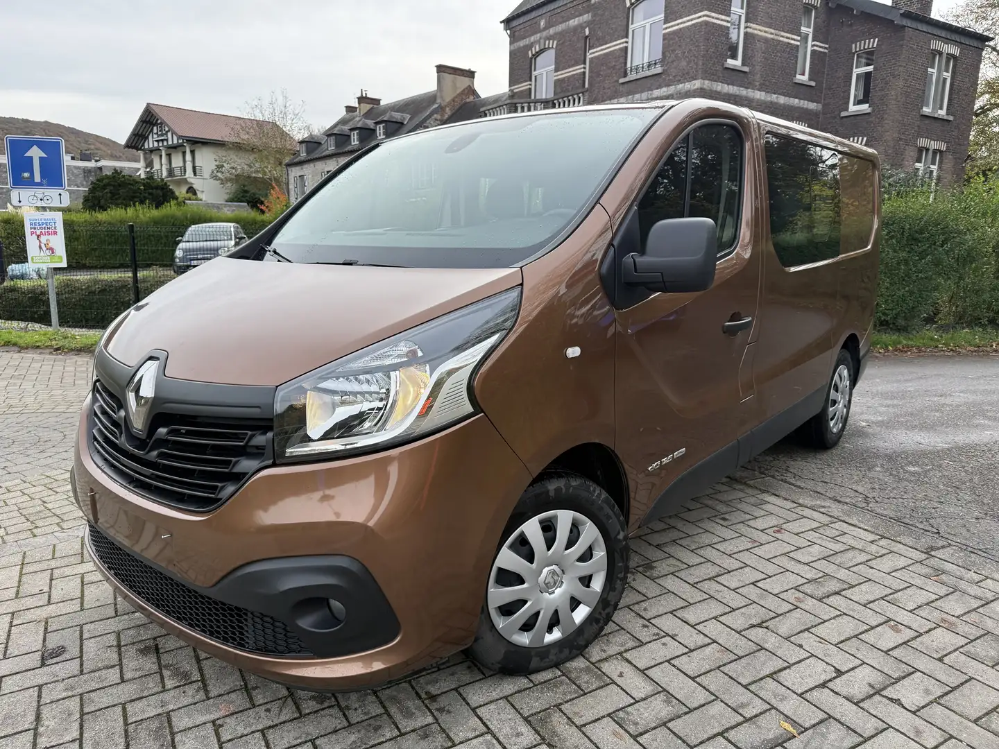 Renault Trafic UTILITAIRE 6 PLs 1.6 dCi Energy Confort Beige - 1