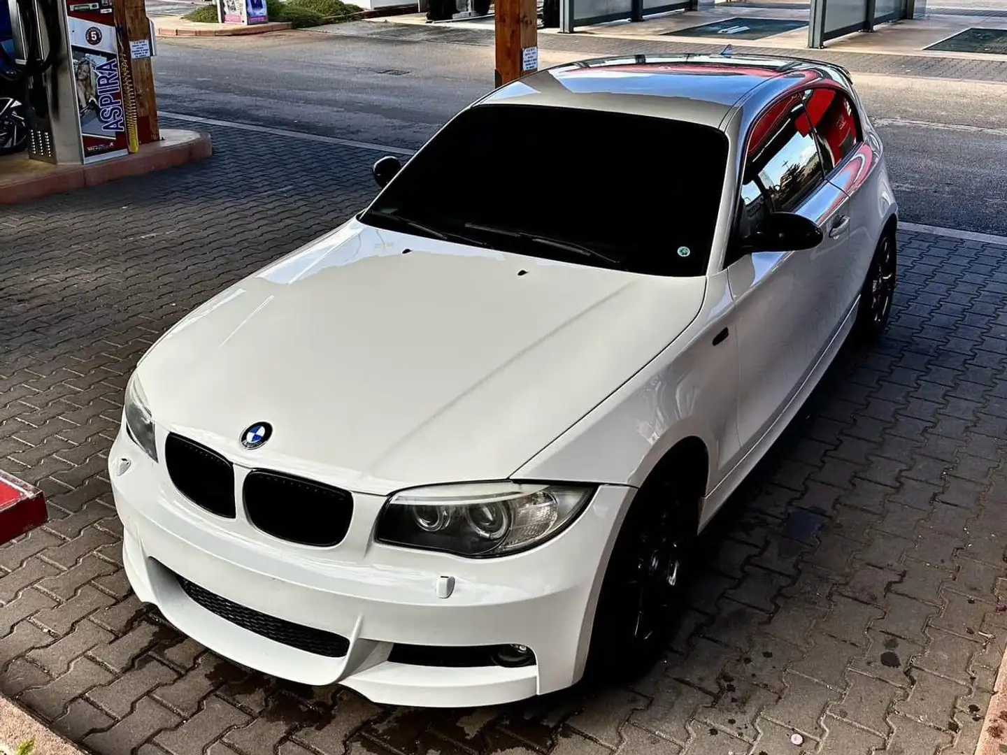 BMW 118 E81 M SPORT - 1