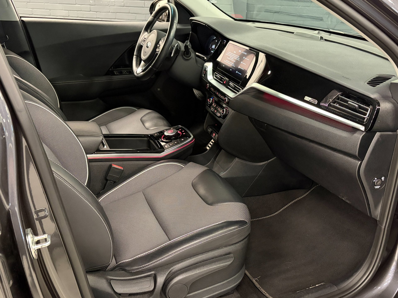 Kia e-Niro ExecutiveLine 64 kWh JBL audio / Leder-stof — photo 6
